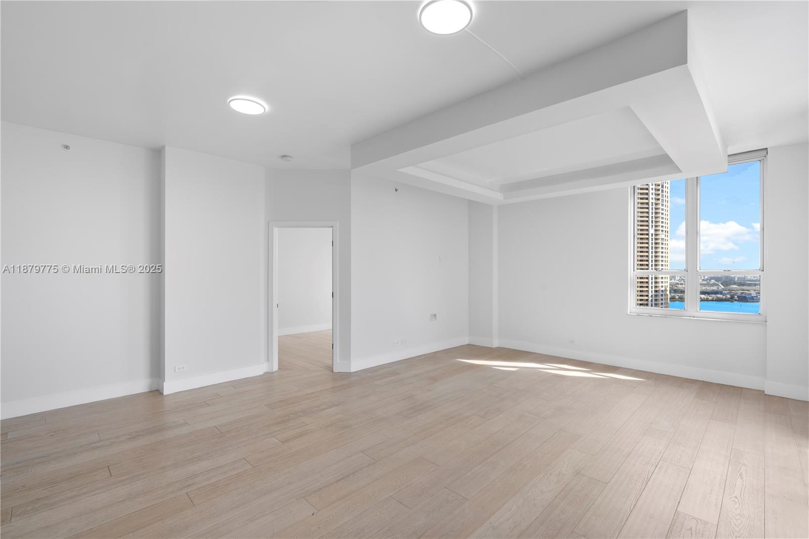 701 Brickell Key Blvd #LPH-10, Miami FL 33131