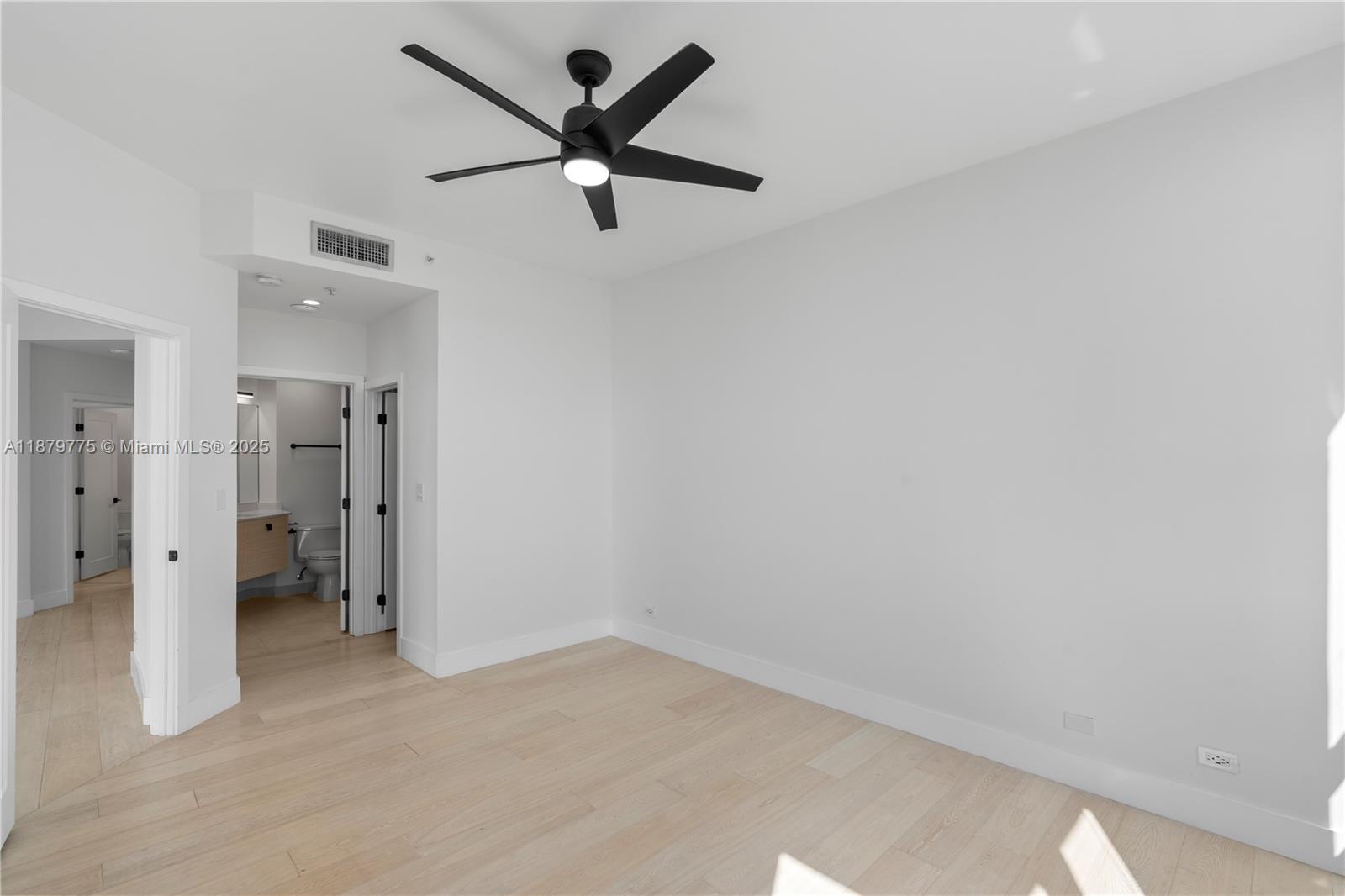 701 Brickell Key Blvd #LPH-10, Miami FL 33131