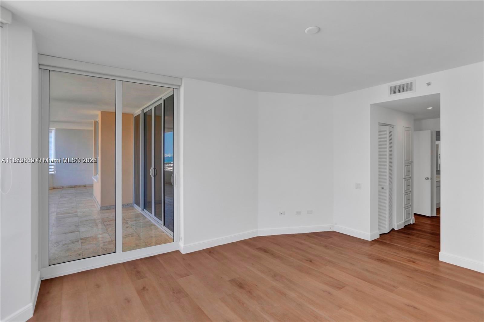 808 Brickell Key Dr #3105, Miami FL 33131