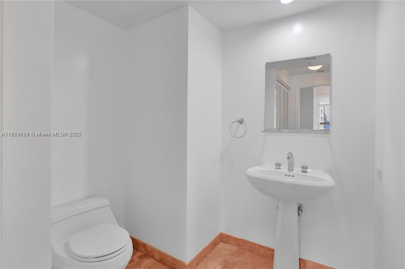 808 Brickell Key Dr #3105, Miami FL 33131