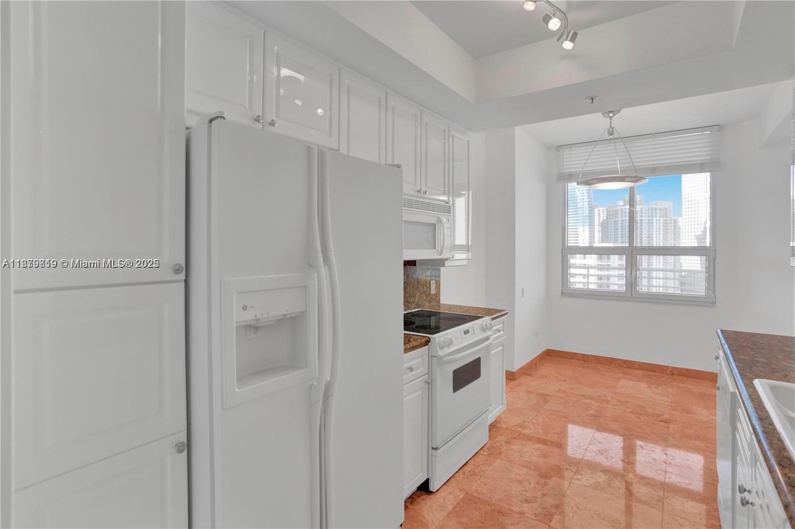 808 Brickell Key Dr #3105, Miami FL 33131