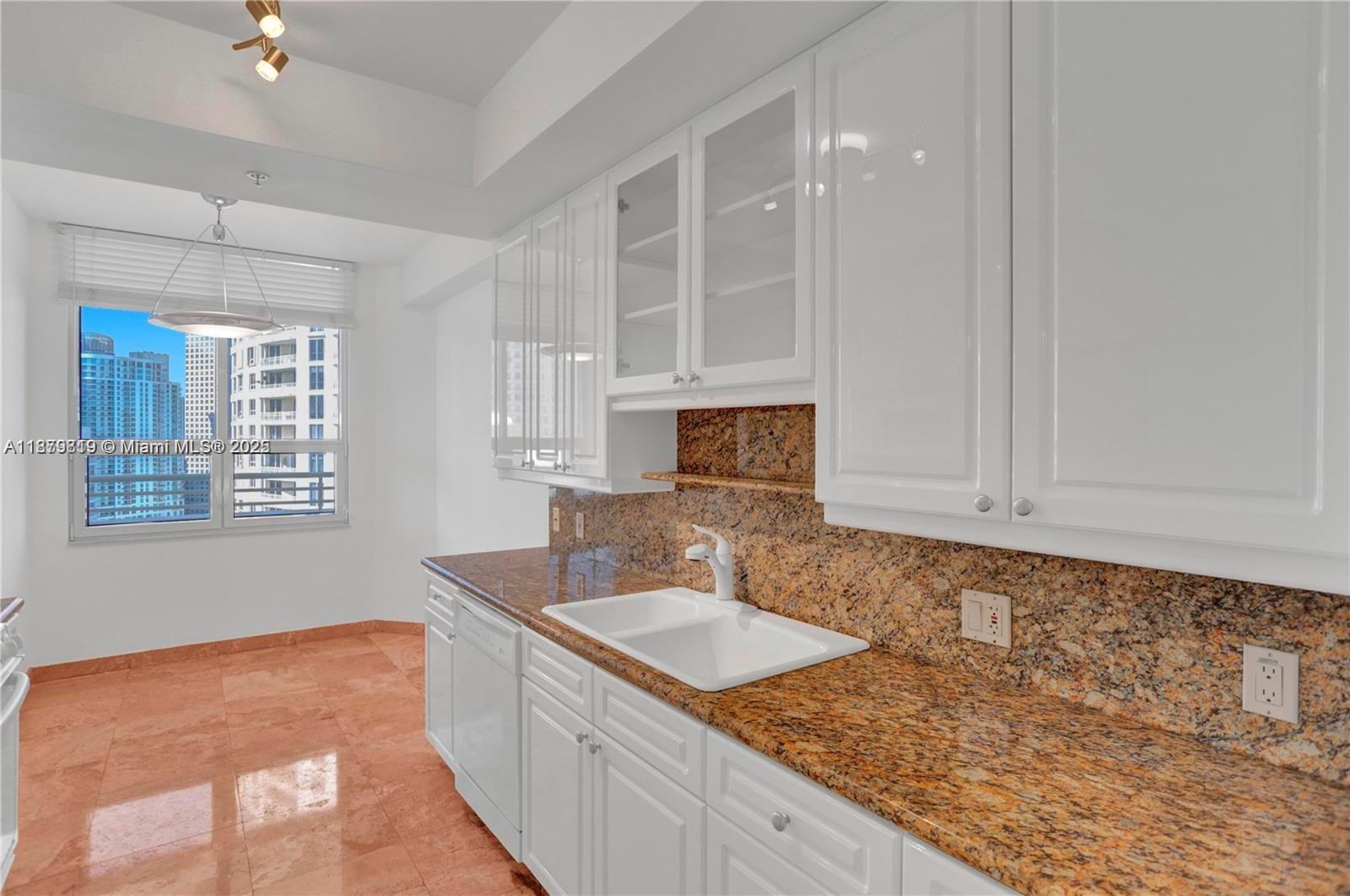 808 Brickell Key Dr #3105, Miami FL 33131