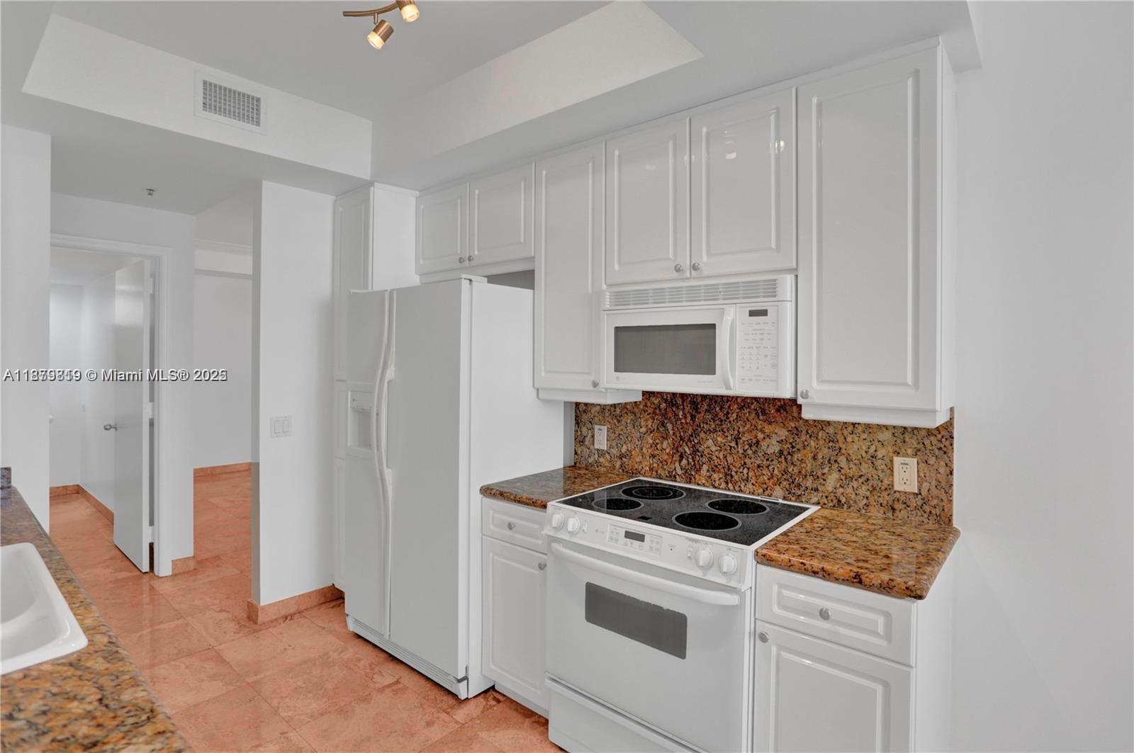 808 Brickell Key Dr #3105, Miami FL 33131