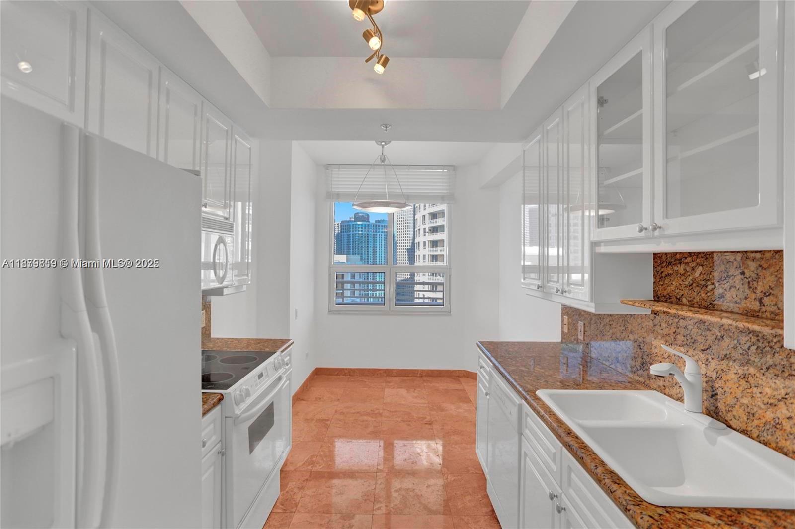 808 Brickell Key Dr #3105, Miami FL 33131