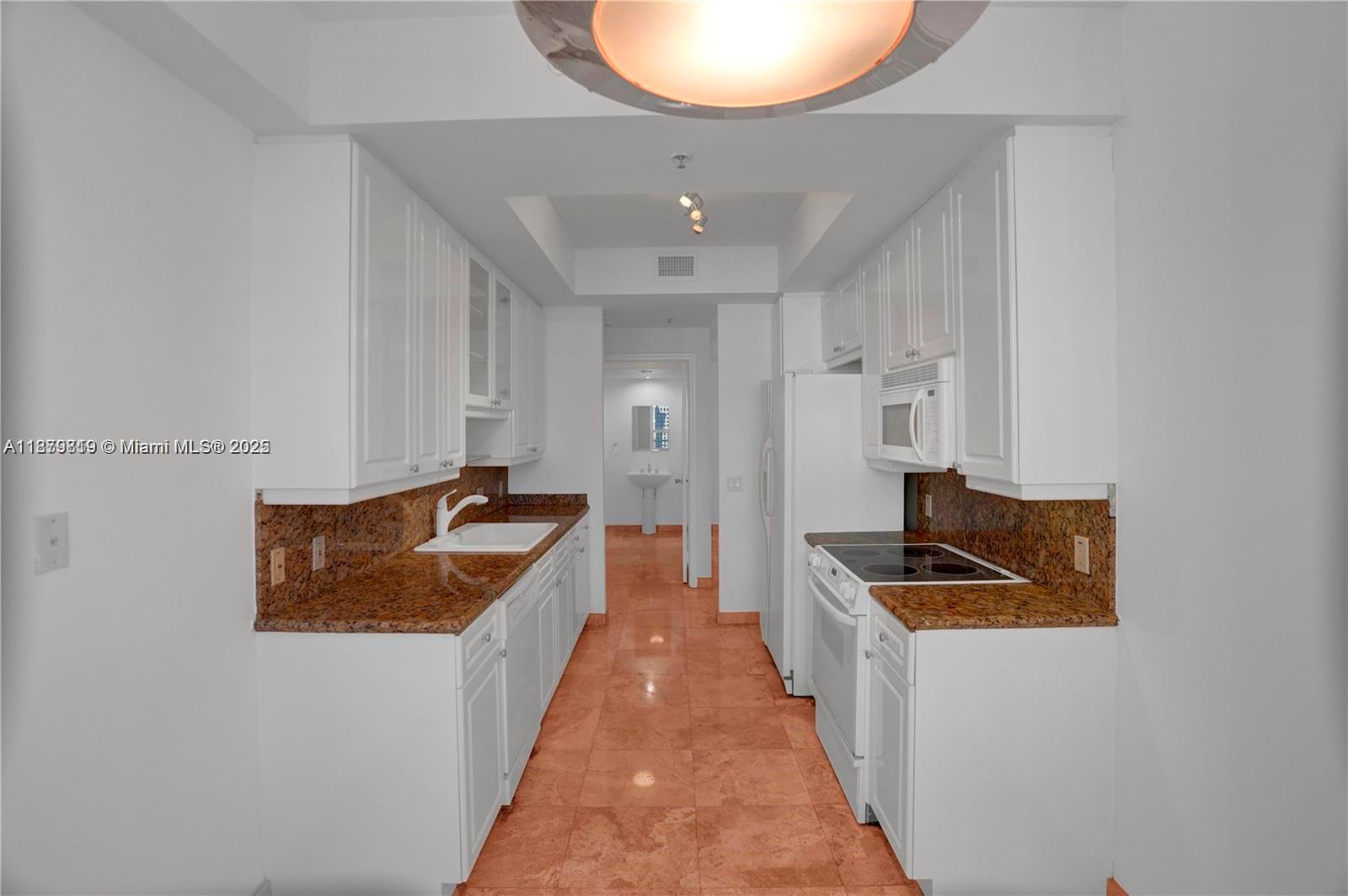 808 Brickell Key Dr #3105, Miami FL 33131