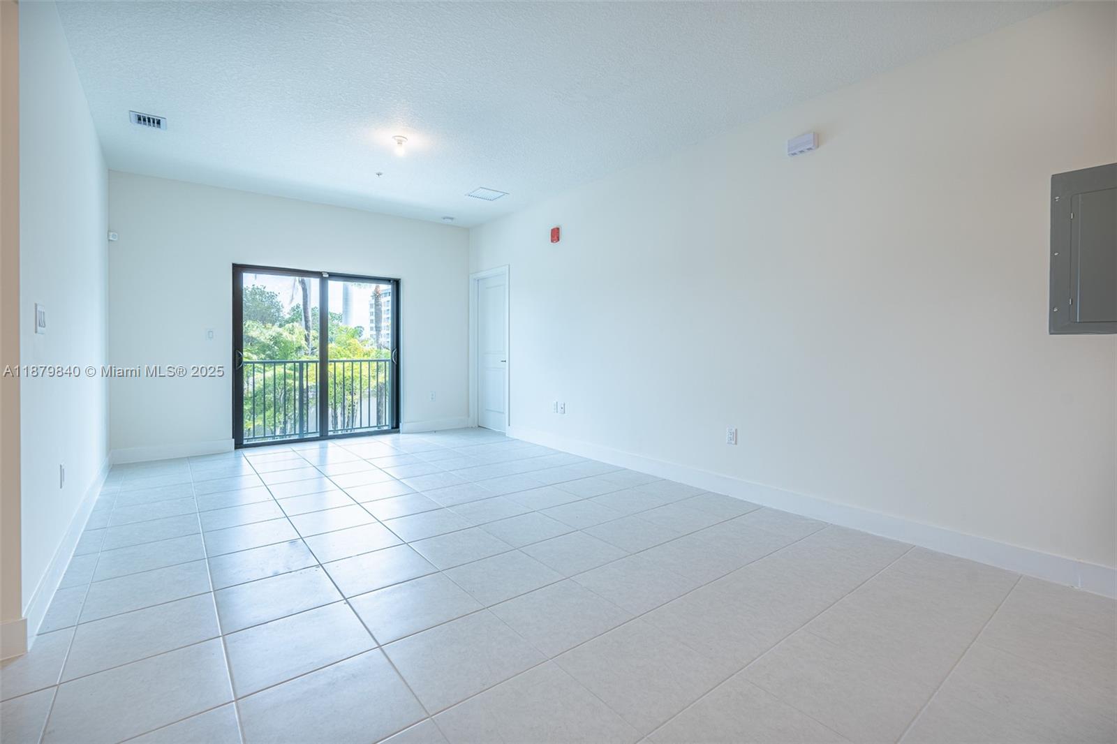 8001 NW 41st St #F-208, Doral FL 33166