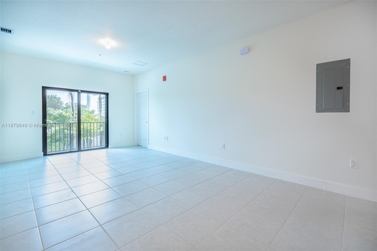 8001 NW 41st St #F-208, Doral FL 33166