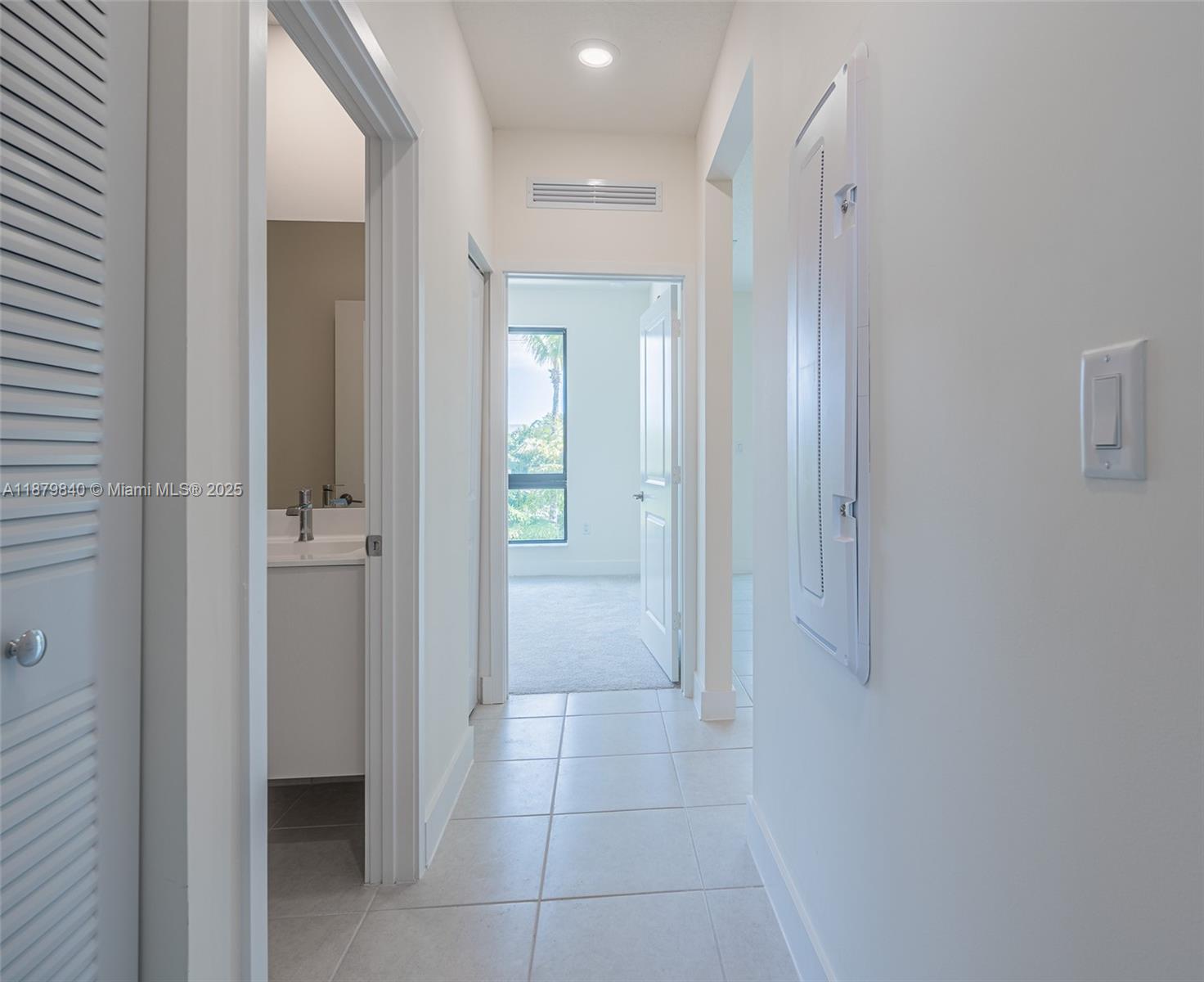 8001 NW 41st St #F-208, Doral FL 33166