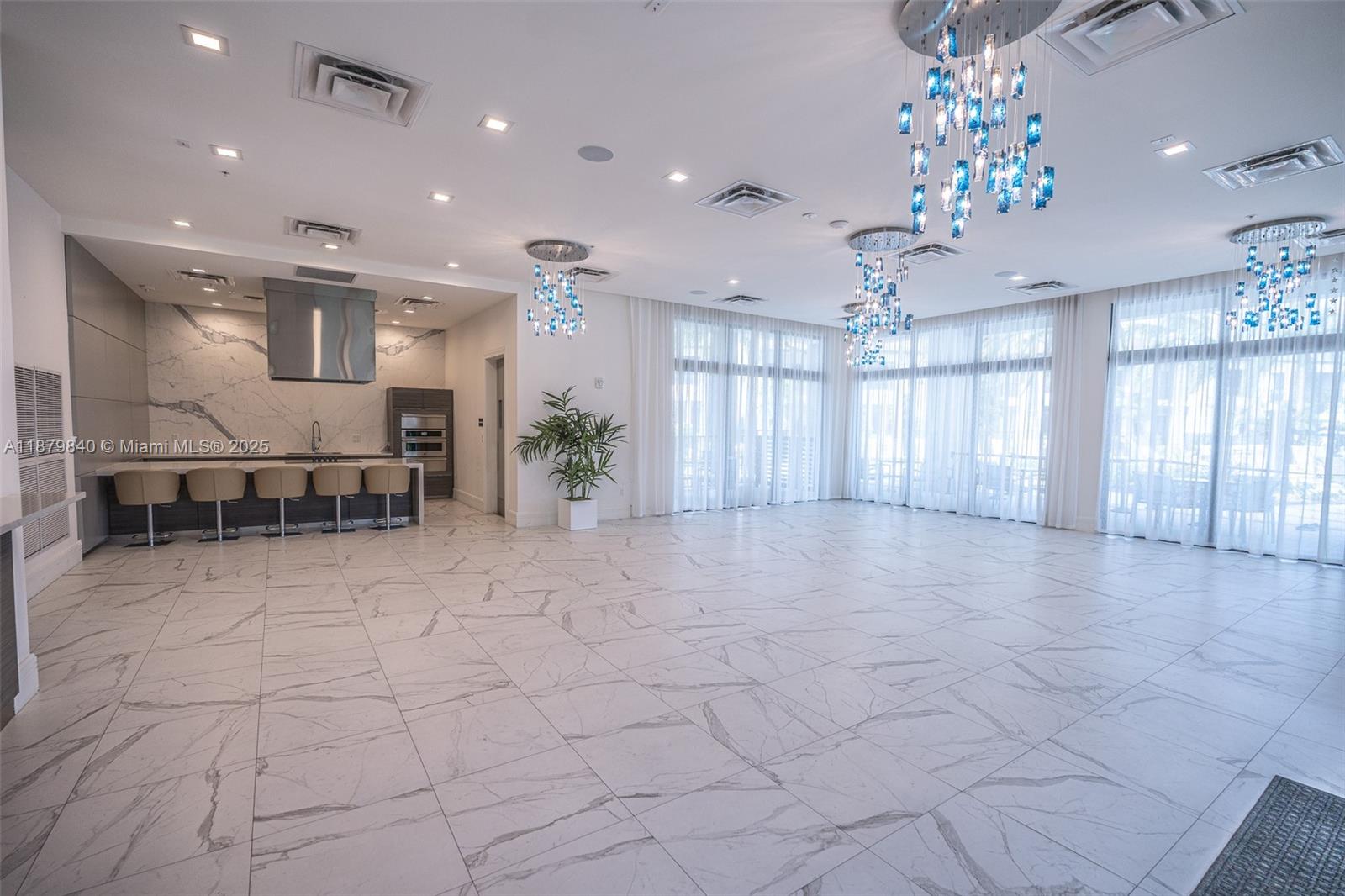 8001 NW 41st St #F-208, Doral FL 33166