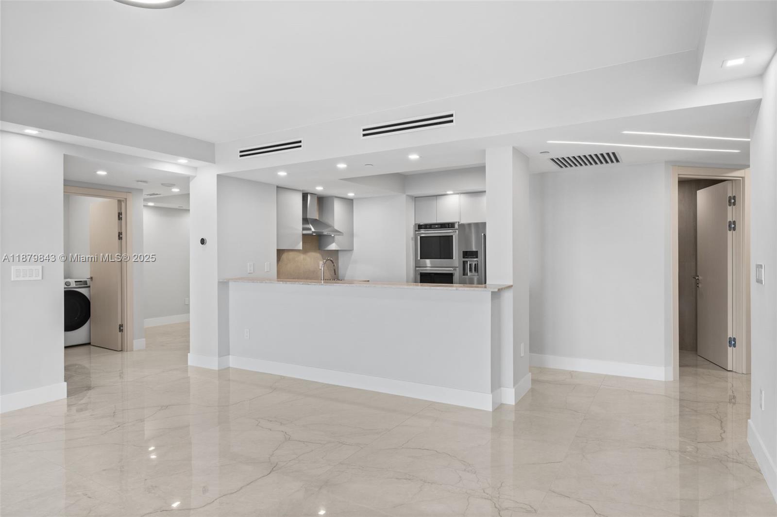 3301 NE 183rd St #1805, Aventura FL 33160