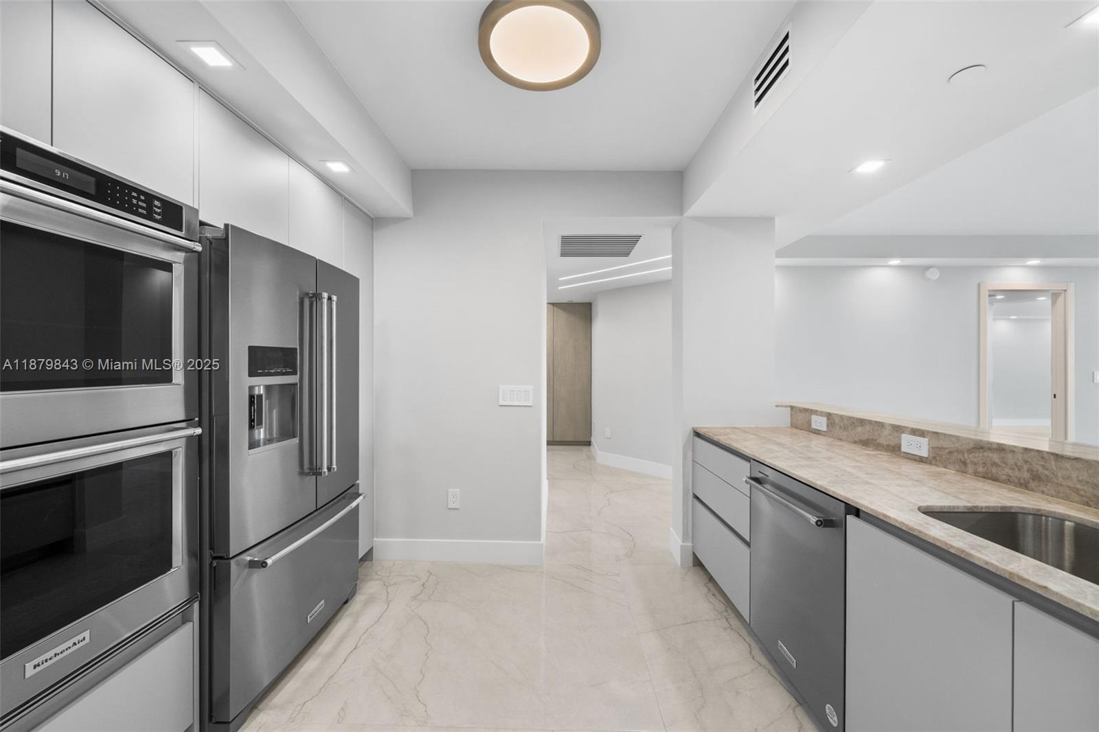 3301 NE 183rd St #1805, Aventura FL 33160
