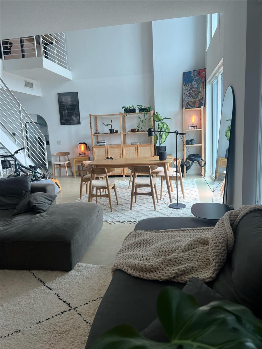 60 SW 13th St #4407, Miami FL 33130