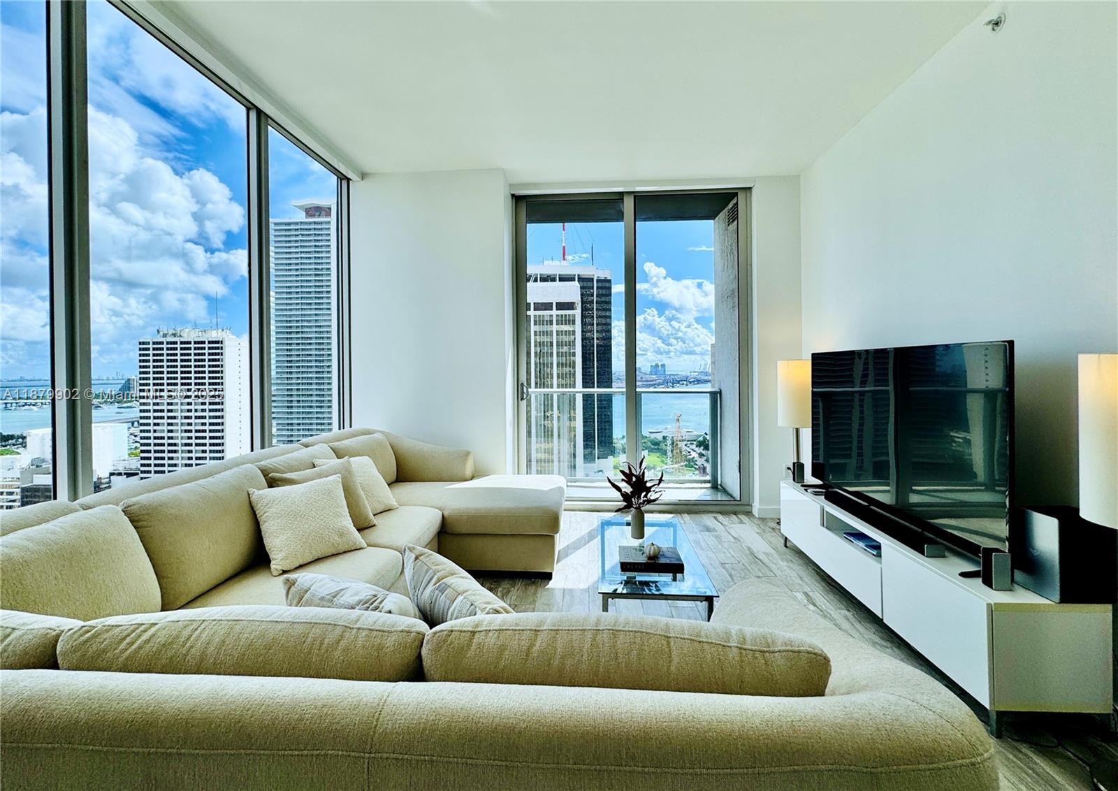 Miami FL 33131 - A11879902