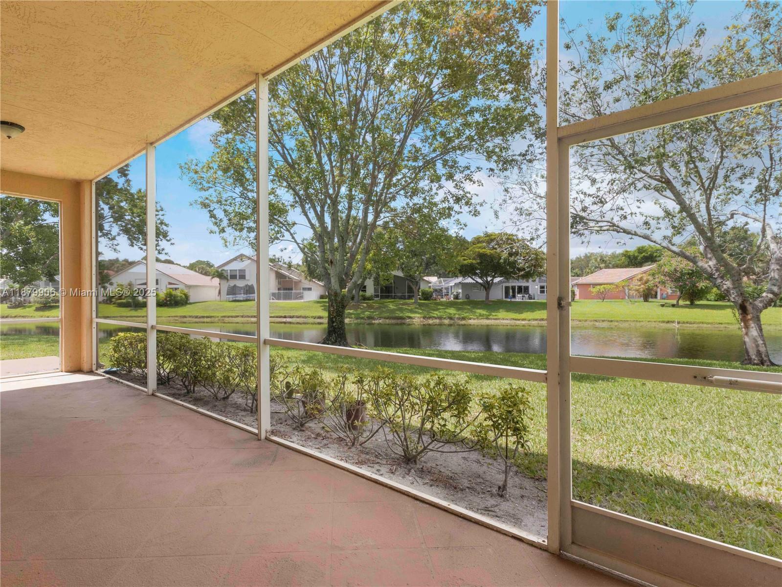 2549 Egret Lake Dr, Green Acres FL 33413