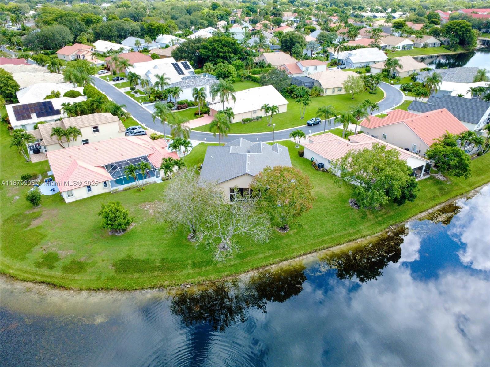 2549 Egret Lake Dr, Green Acres FL 33413