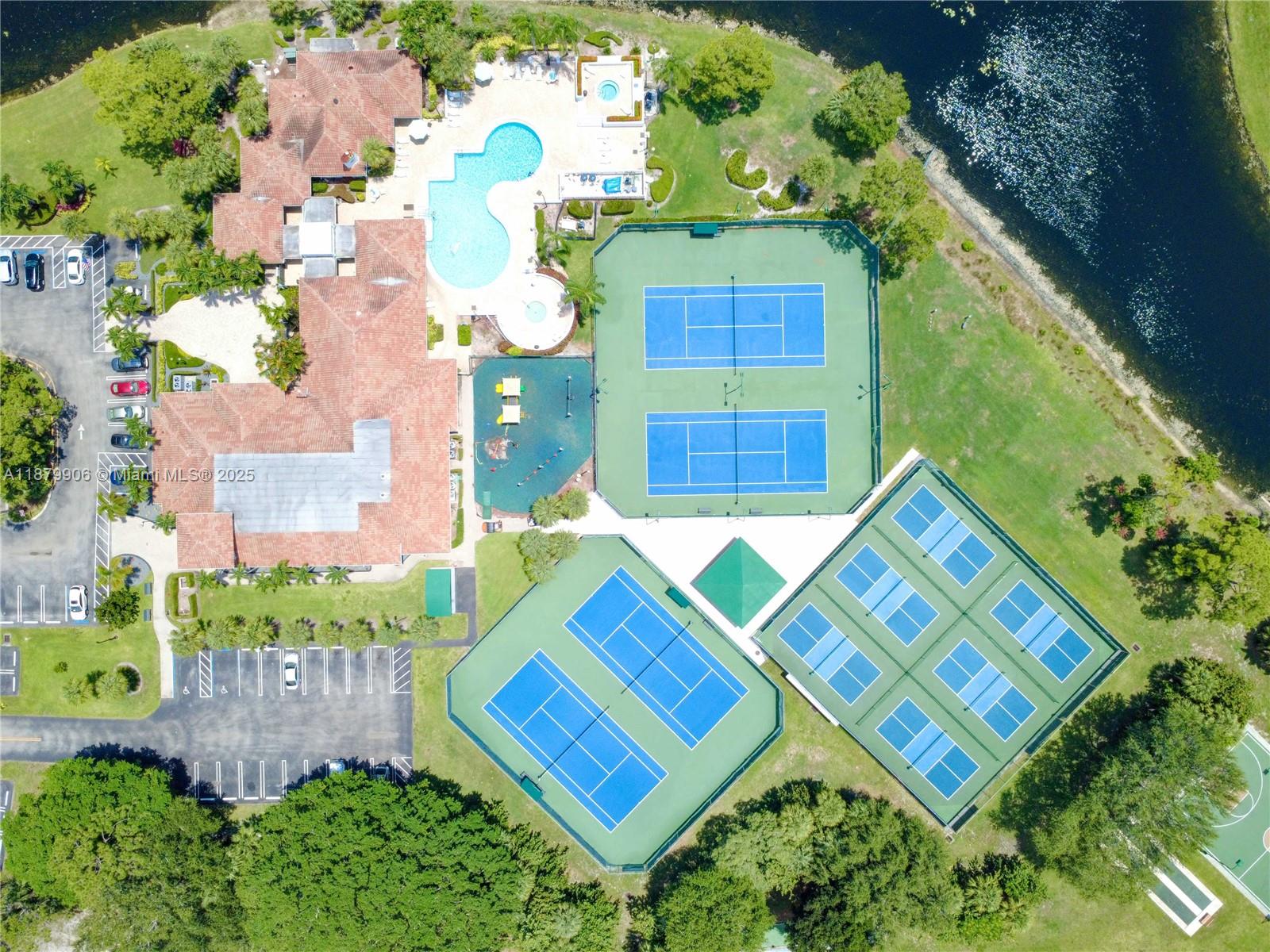 2549 Egret Lake Dr, Green Acres FL 33413