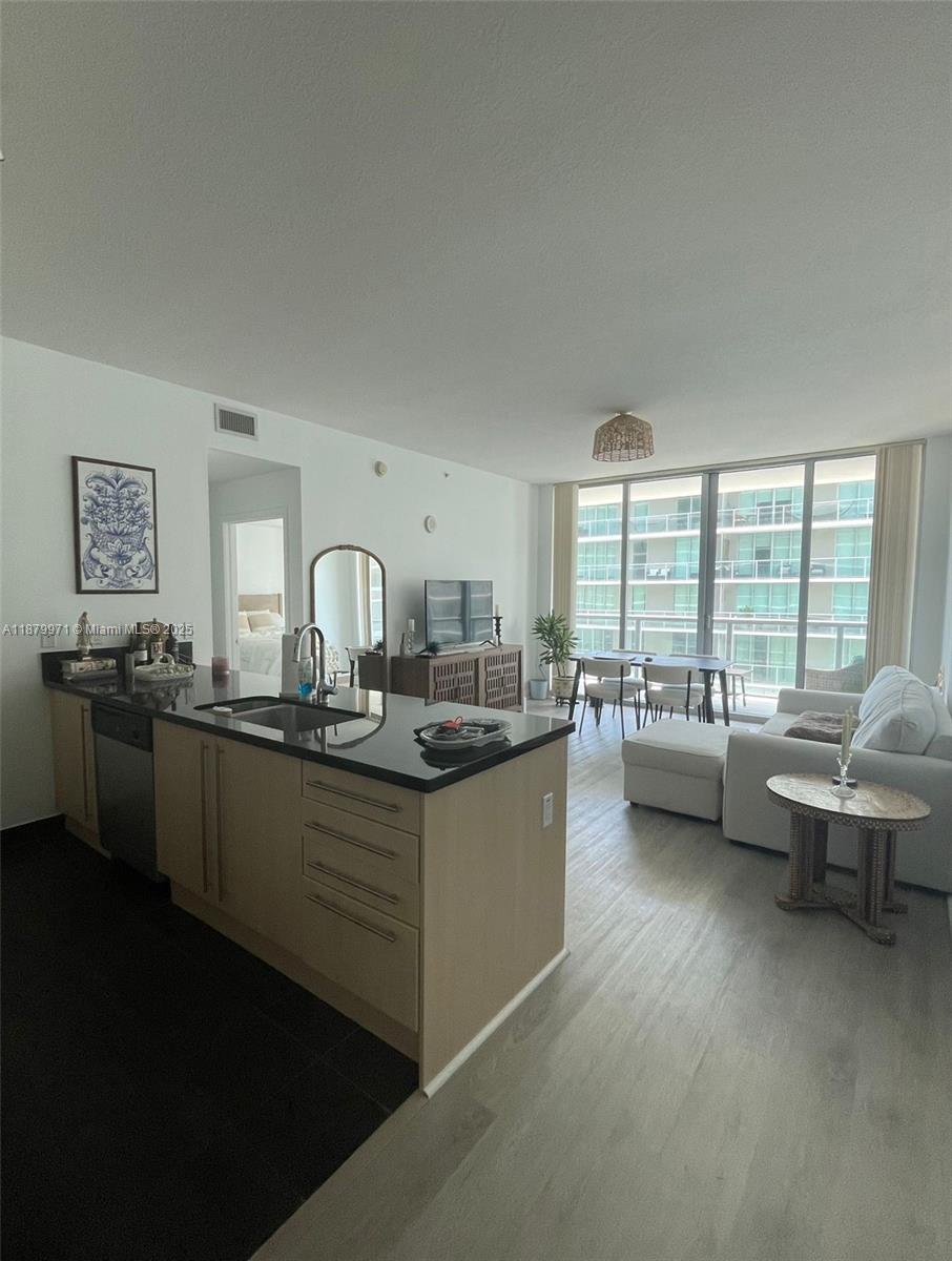1111 SW 1st Ave #3715-N, Miami FL 33130