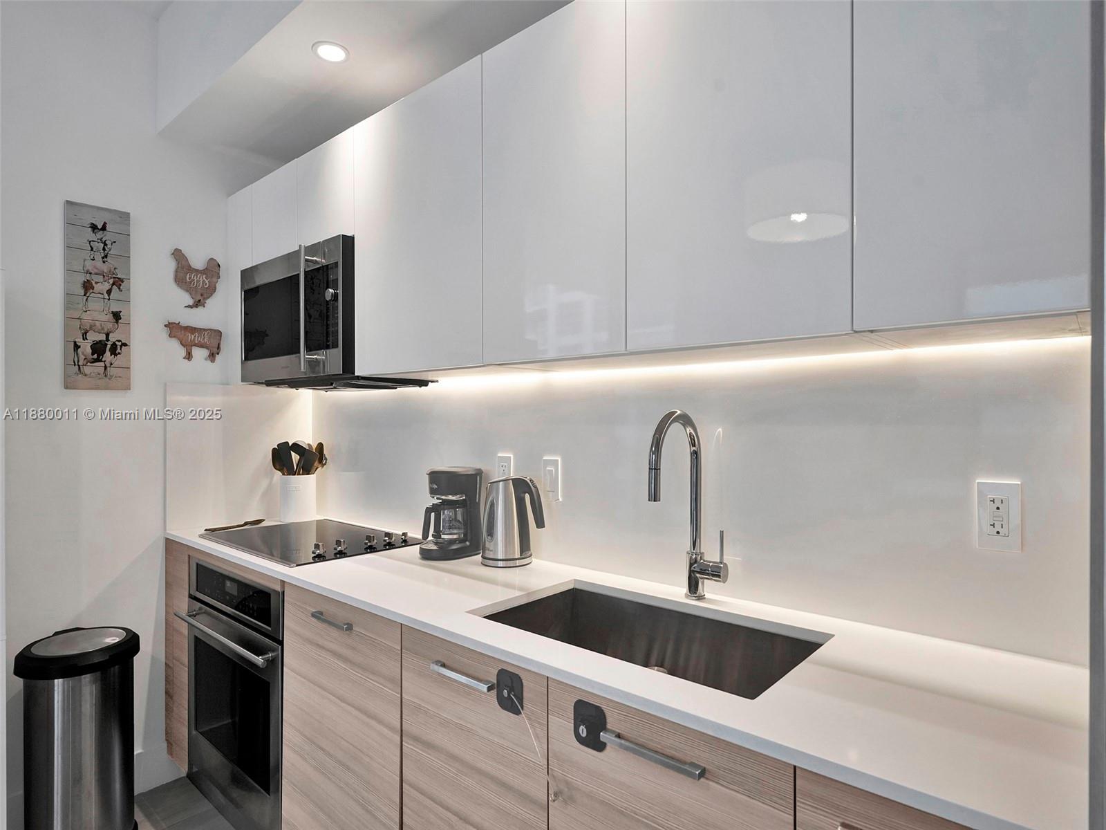 121 NE 34th St #1601, Miami FL 33137
