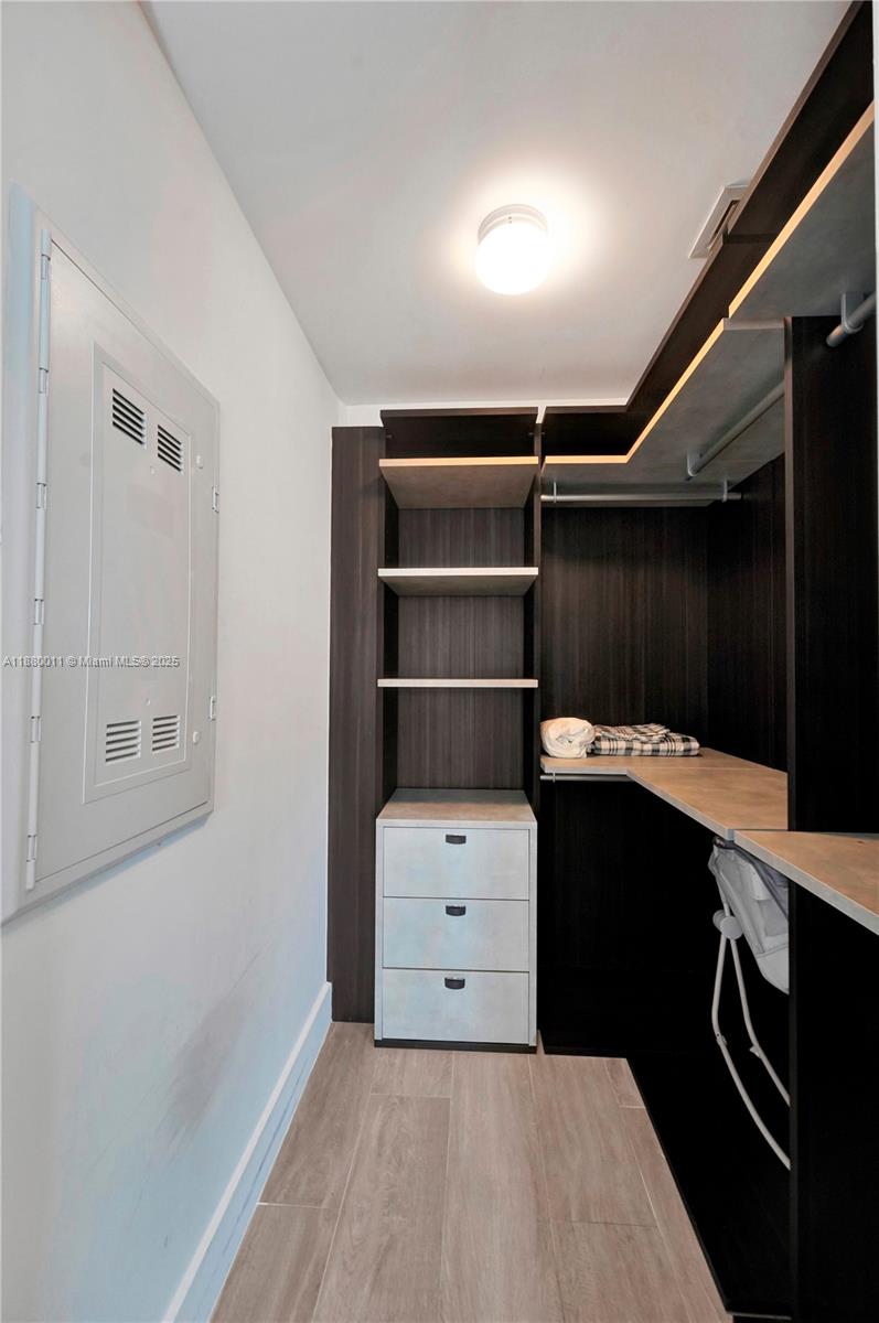 121 NE 34th St #1601, Miami FL 33137