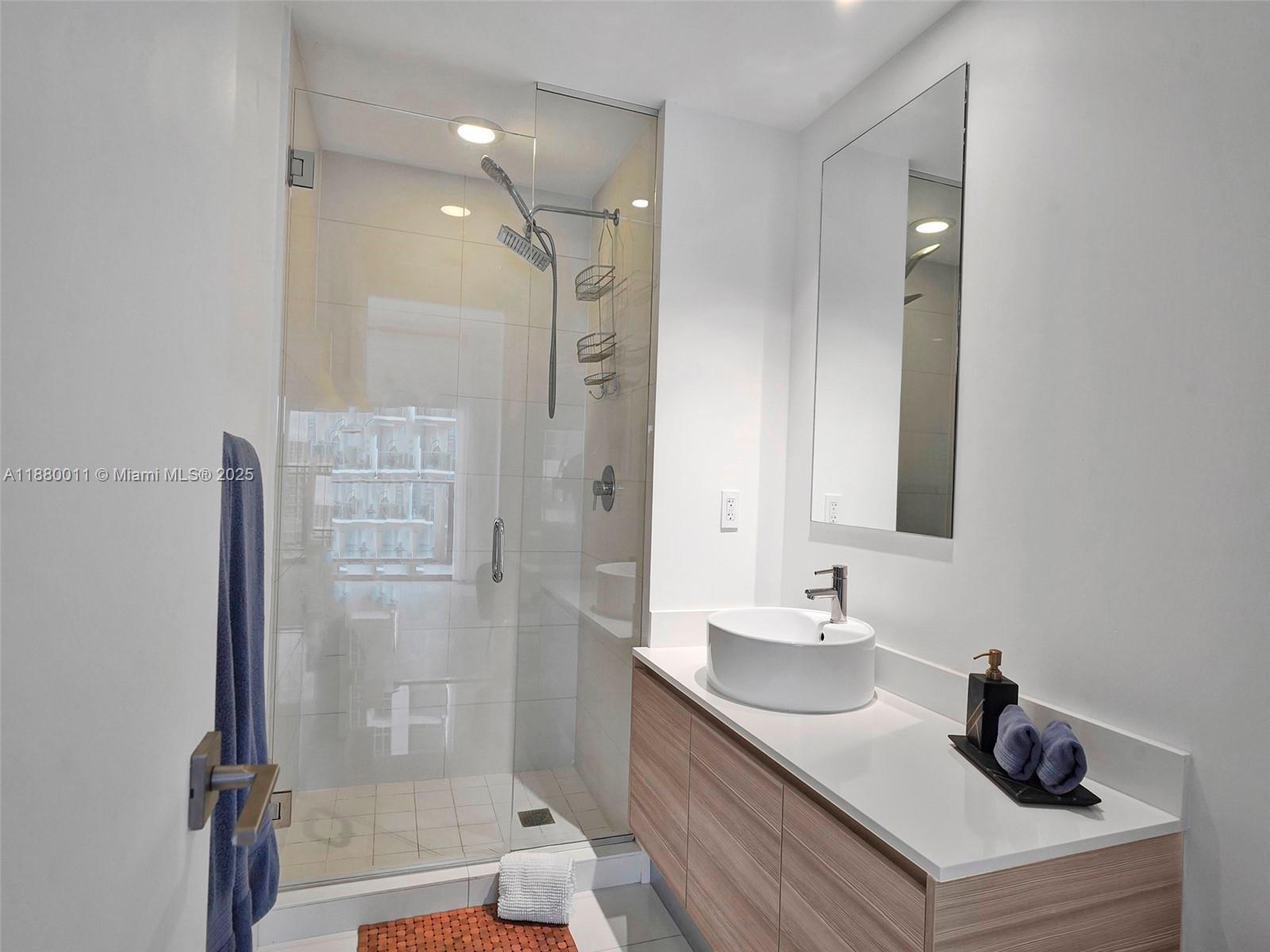 121 NE 34th St #1601, Miami FL 33137