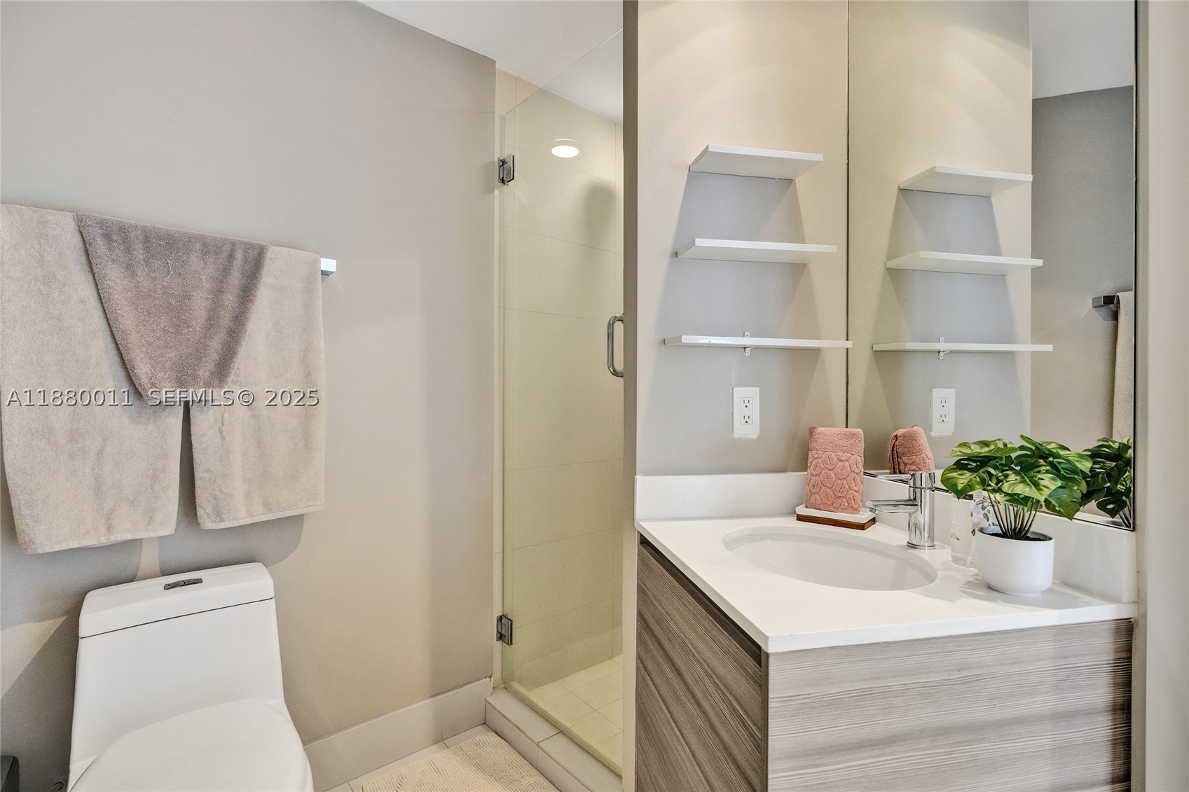 121 NE 34th St #1601, Miami FL 33137