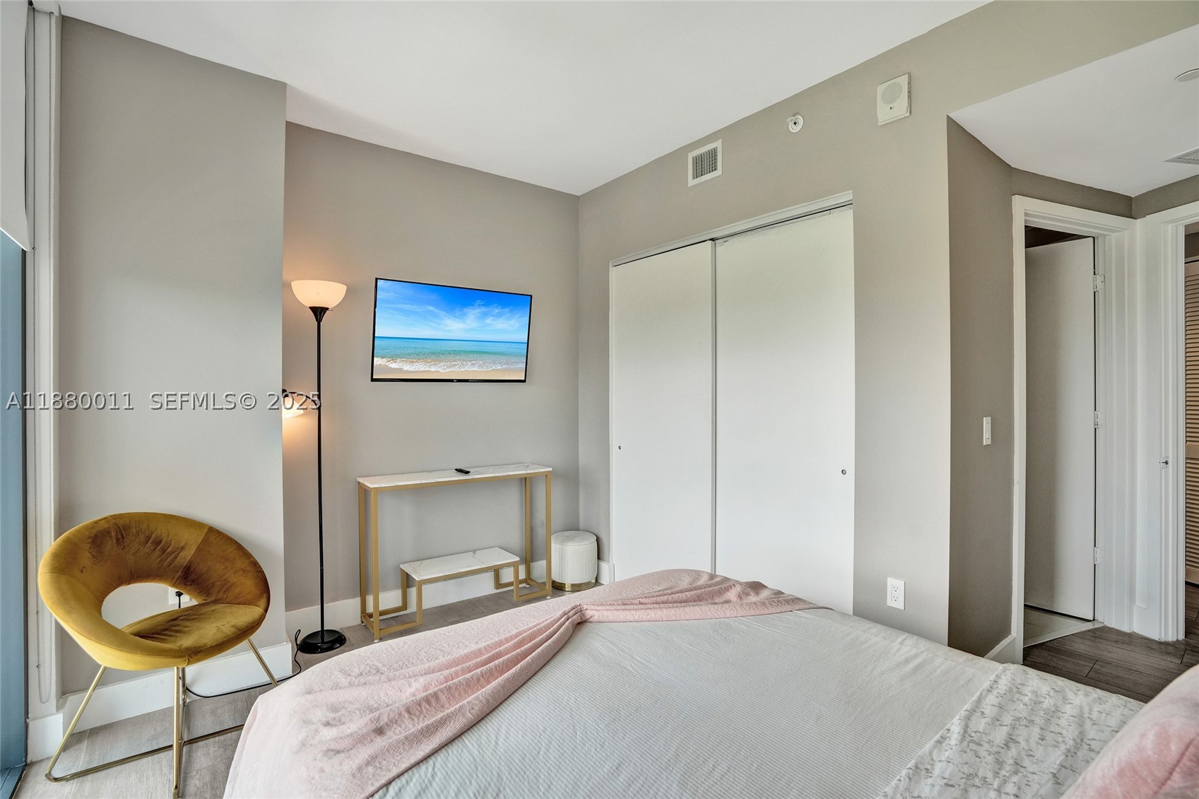 121 NE 34th St #1601, Miami FL 33137