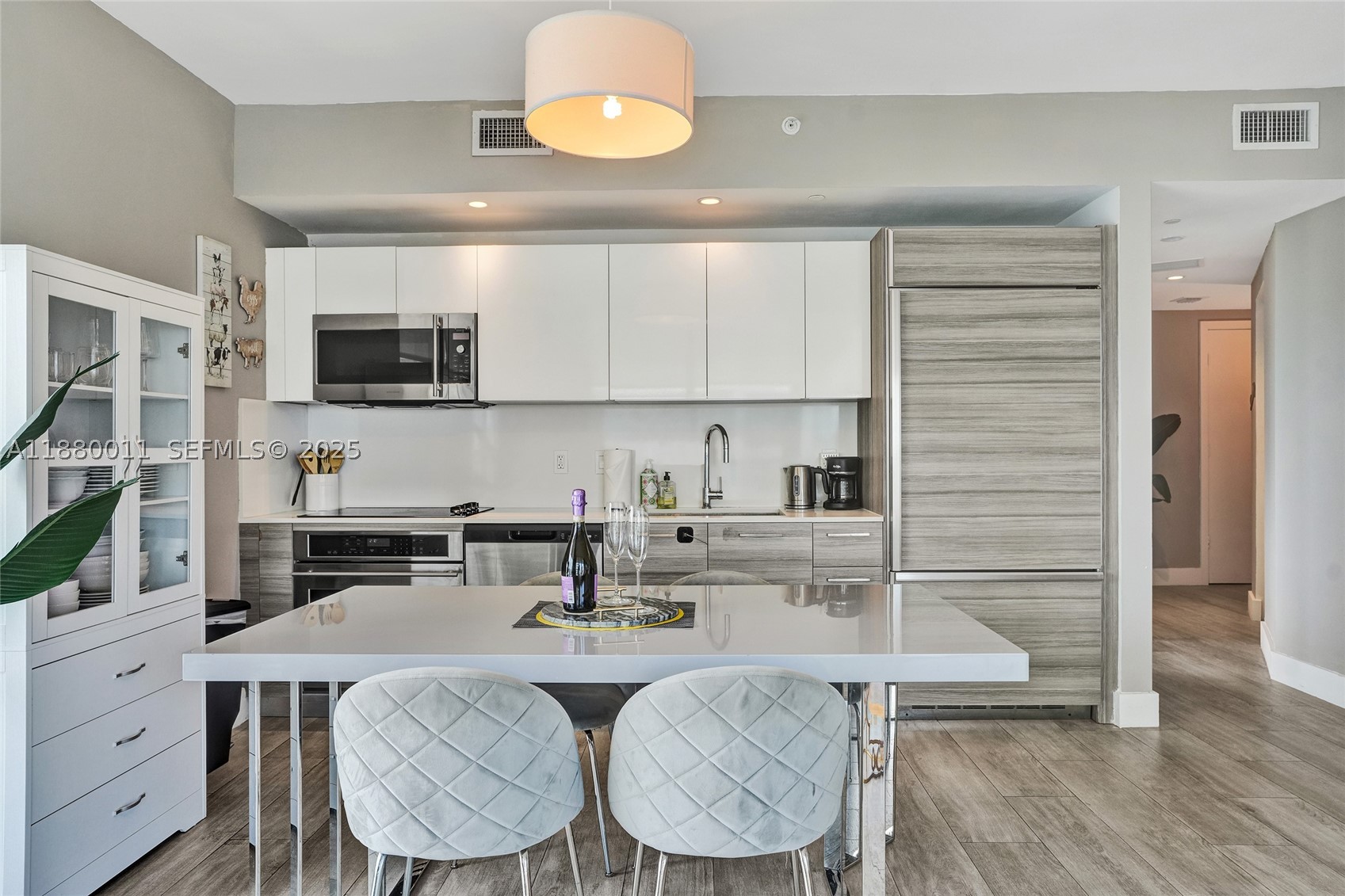 121 NE 34th St #1601, Miami FL 33137