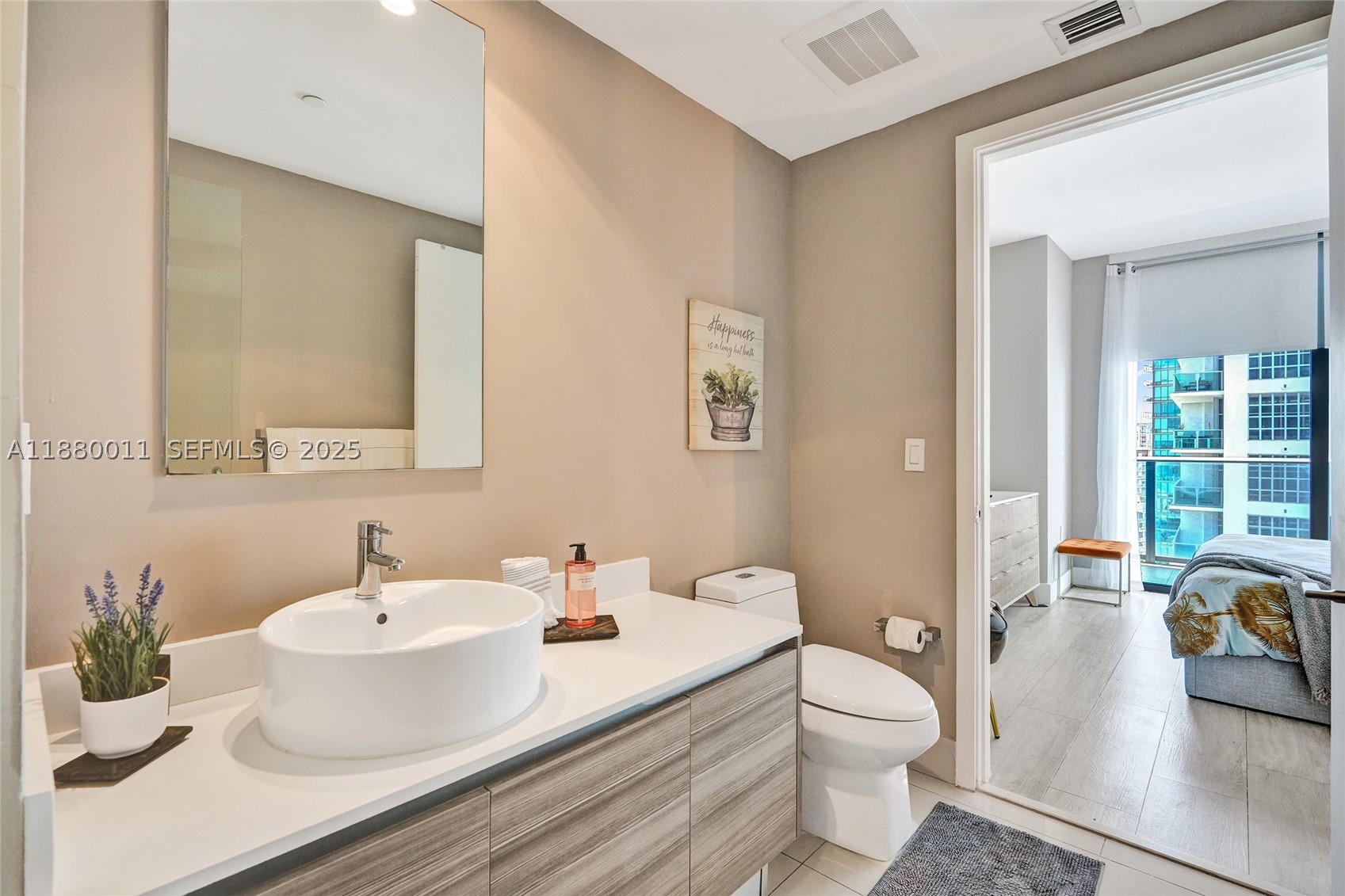 121 NE 34th St #1601, Miami FL 33137