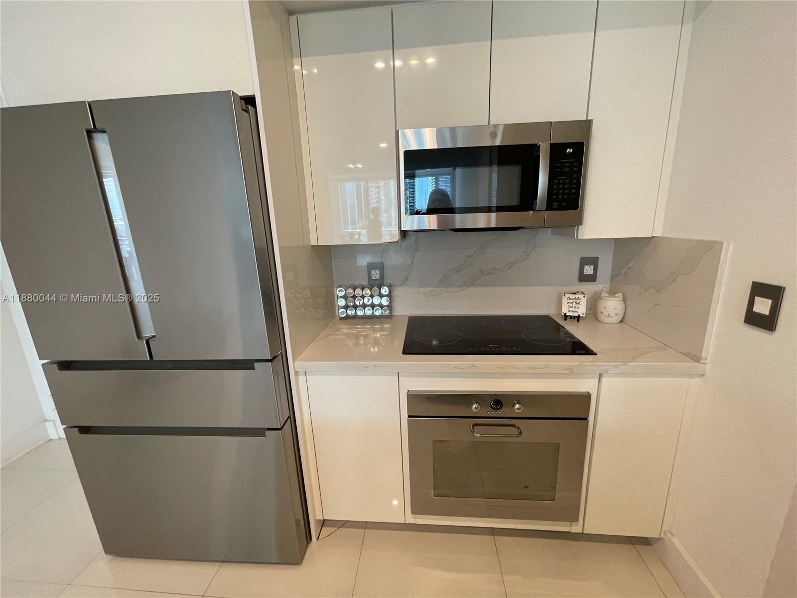 92 SW 3rd St #1602, Miami FL 33130