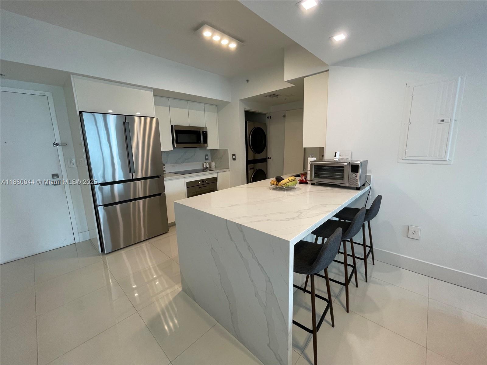 92 SW 3rd St #1602, Miami FL 33130