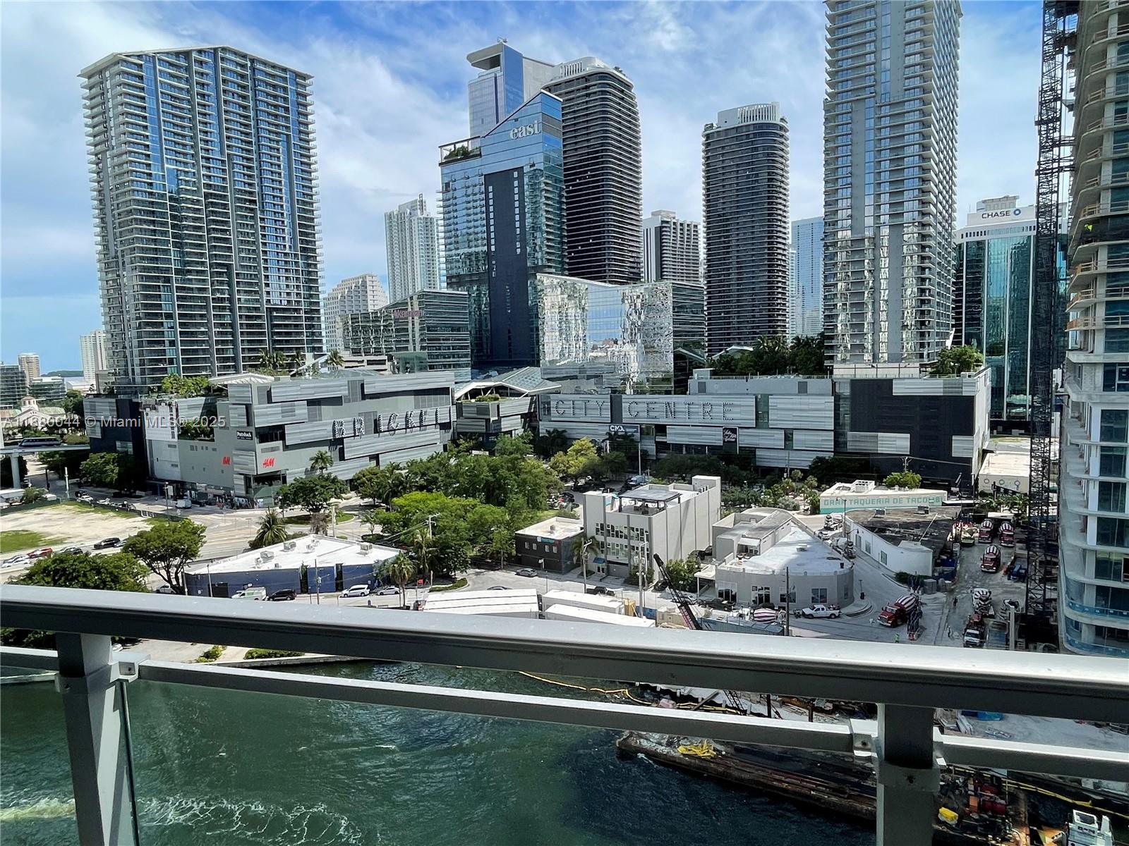 92 SW 3rd St #1602, Miami FL 33130