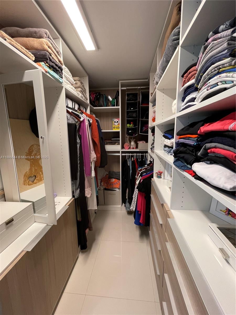 92 SW 3rd St #1602, Miami FL 33130