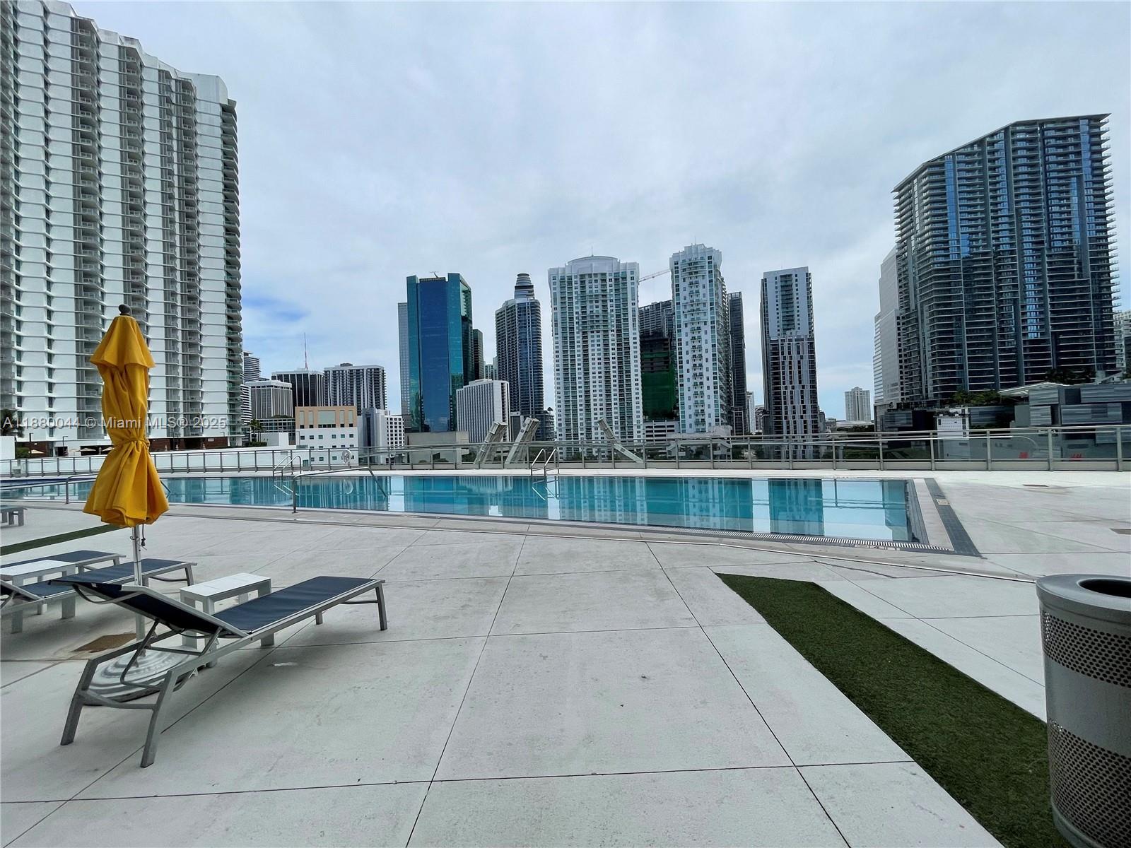 92 SW 3rd St #1602, Miami FL 33130