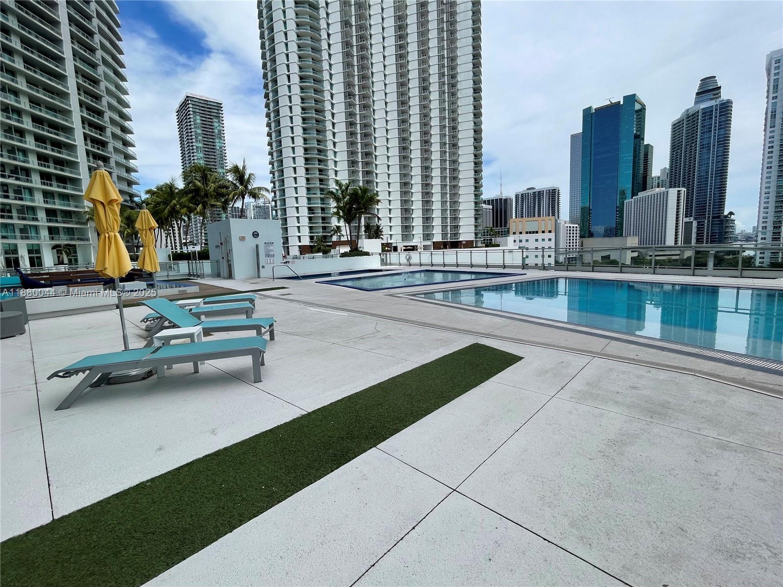 92 SW 3rd St #1602, Miami FL 33130
