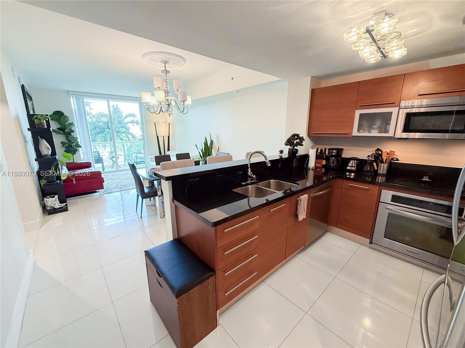 253 NE 2nd St #903, Miami FL 33132