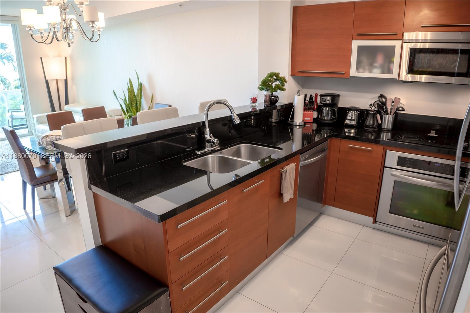 253 NE 2nd St #903, Miami FL 33132