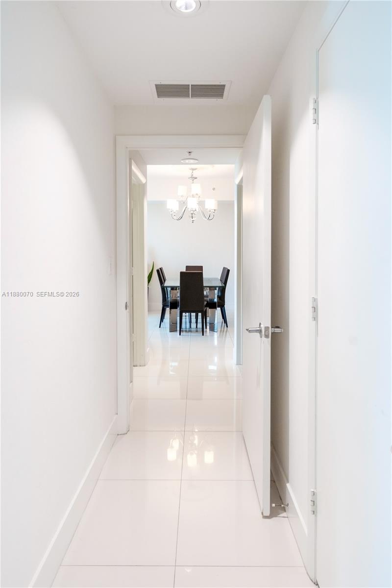 253 NE 2nd St #903, Miami FL 33132