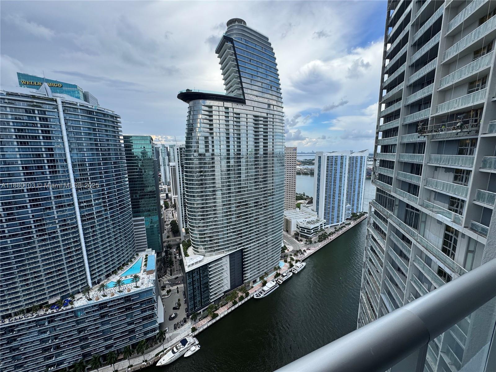 475 Brickell Ave #4414, Miami FL 33131