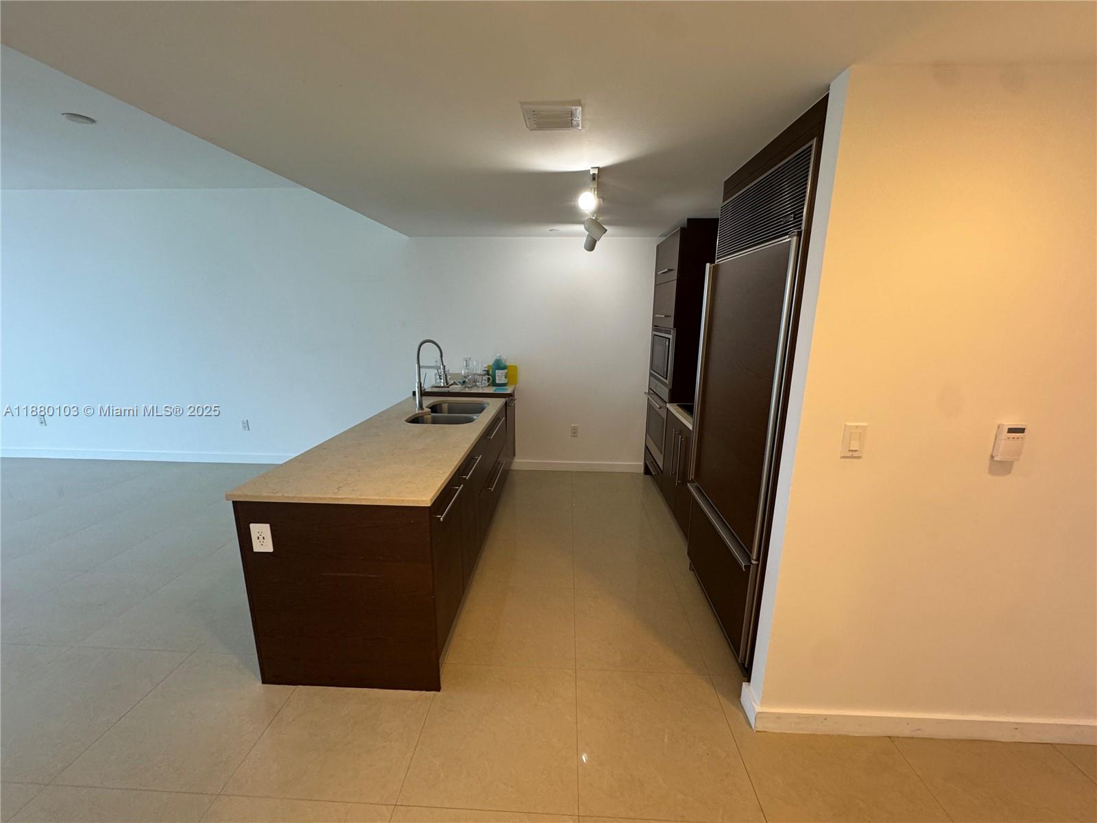 475 Brickell Ave #4414, Miami FL 33131