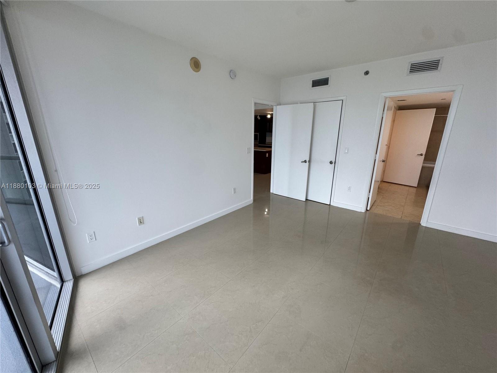 475 Brickell Ave #4414, Miami FL 33131