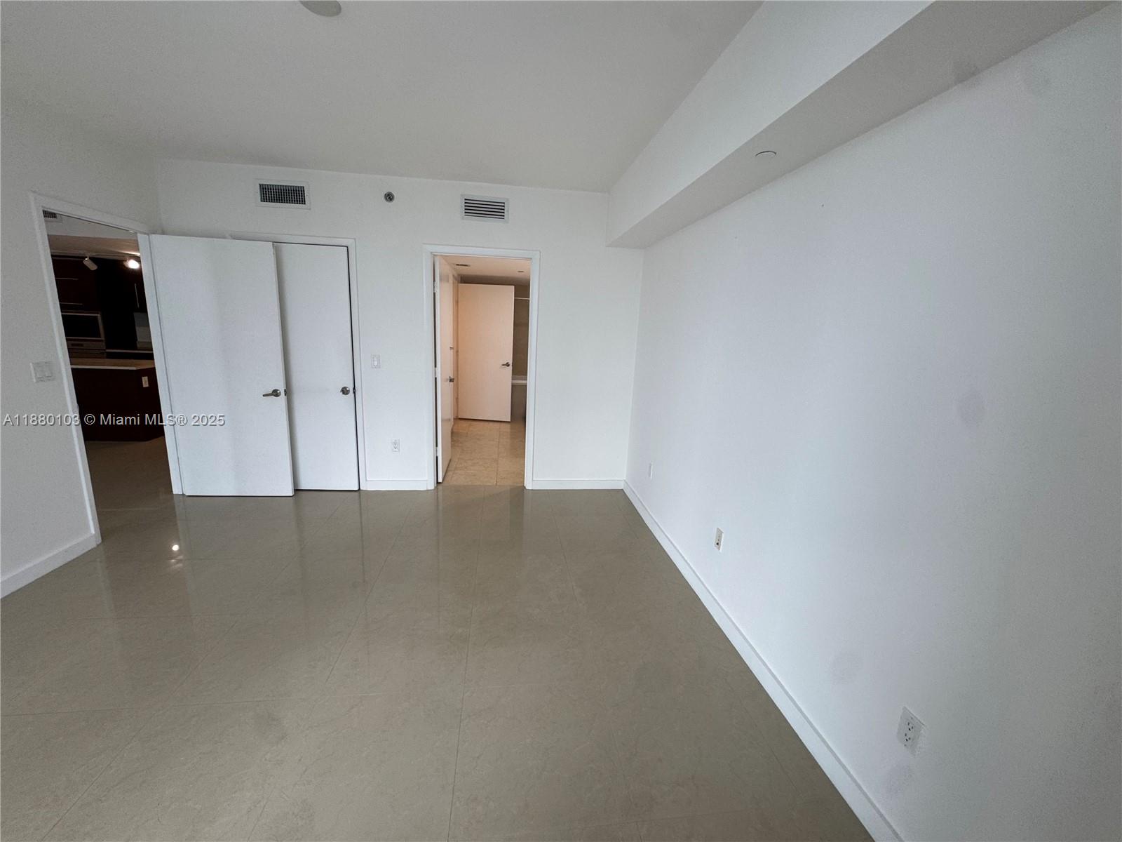 475 Brickell Ave #4414, Miami FL 33131
