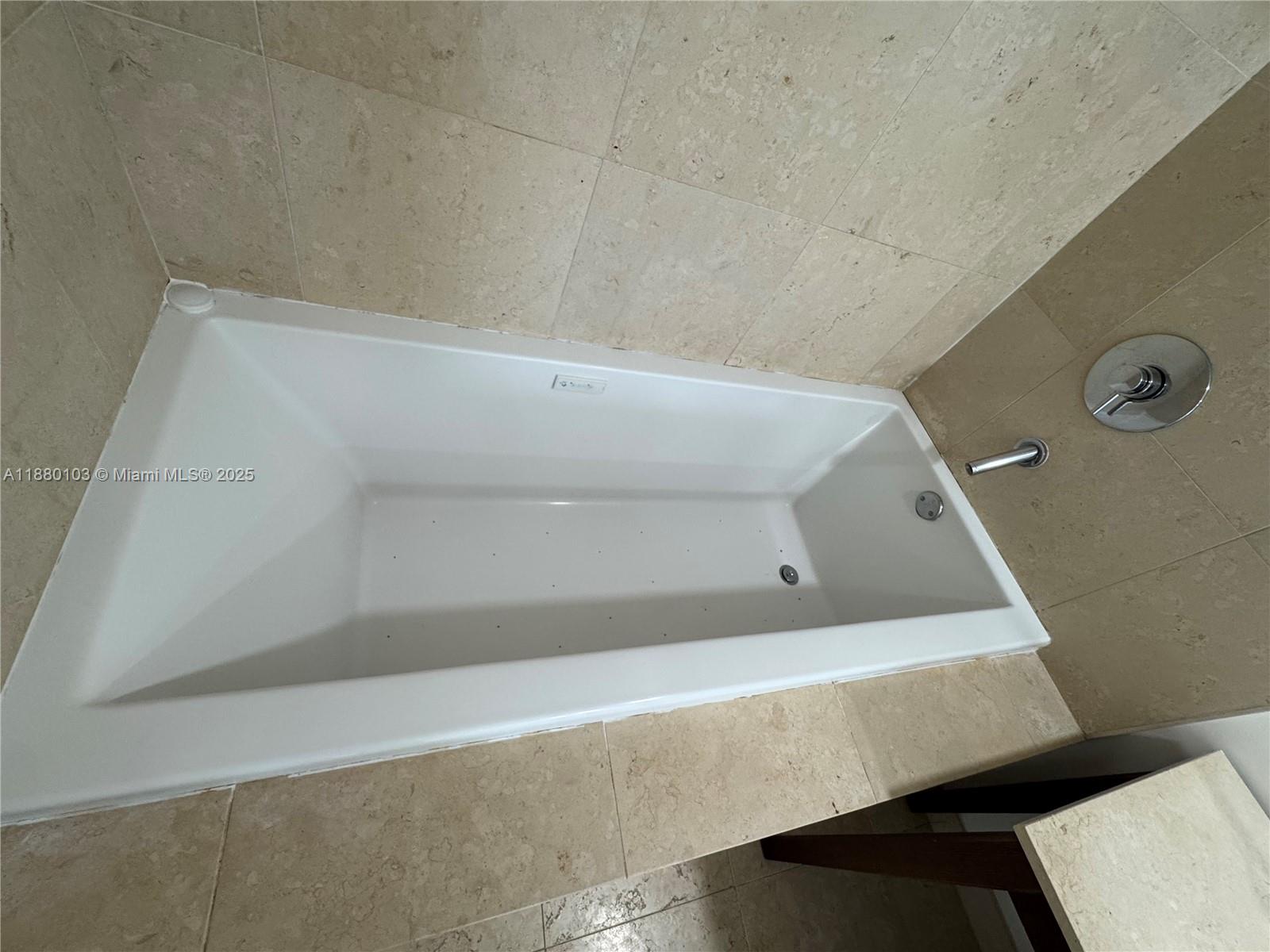 475 Brickell Ave #4414, Miami FL 33131