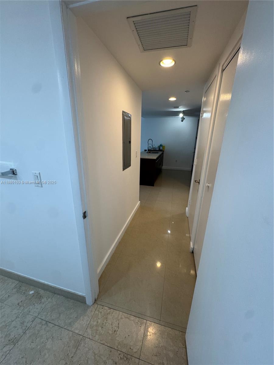 475 Brickell Ave #4414, Miami FL 33131