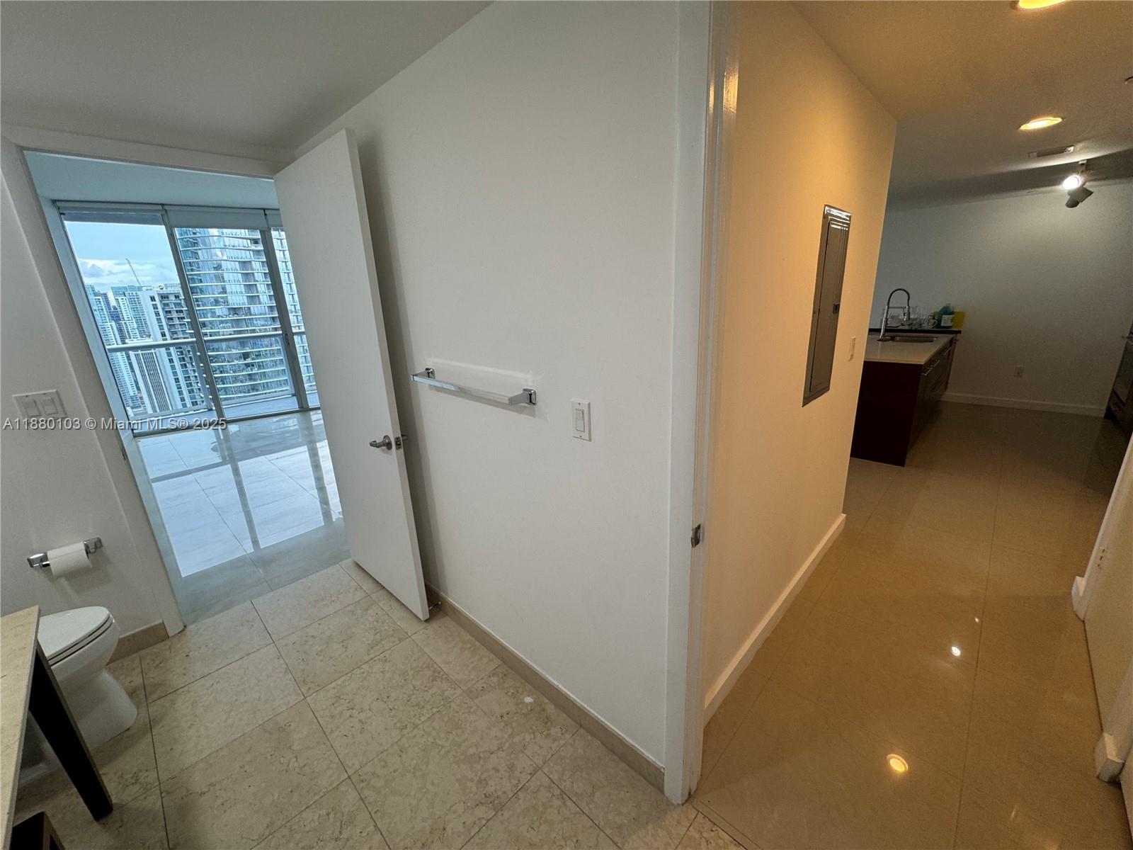 475 Brickell Ave #4414, Miami FL 33131