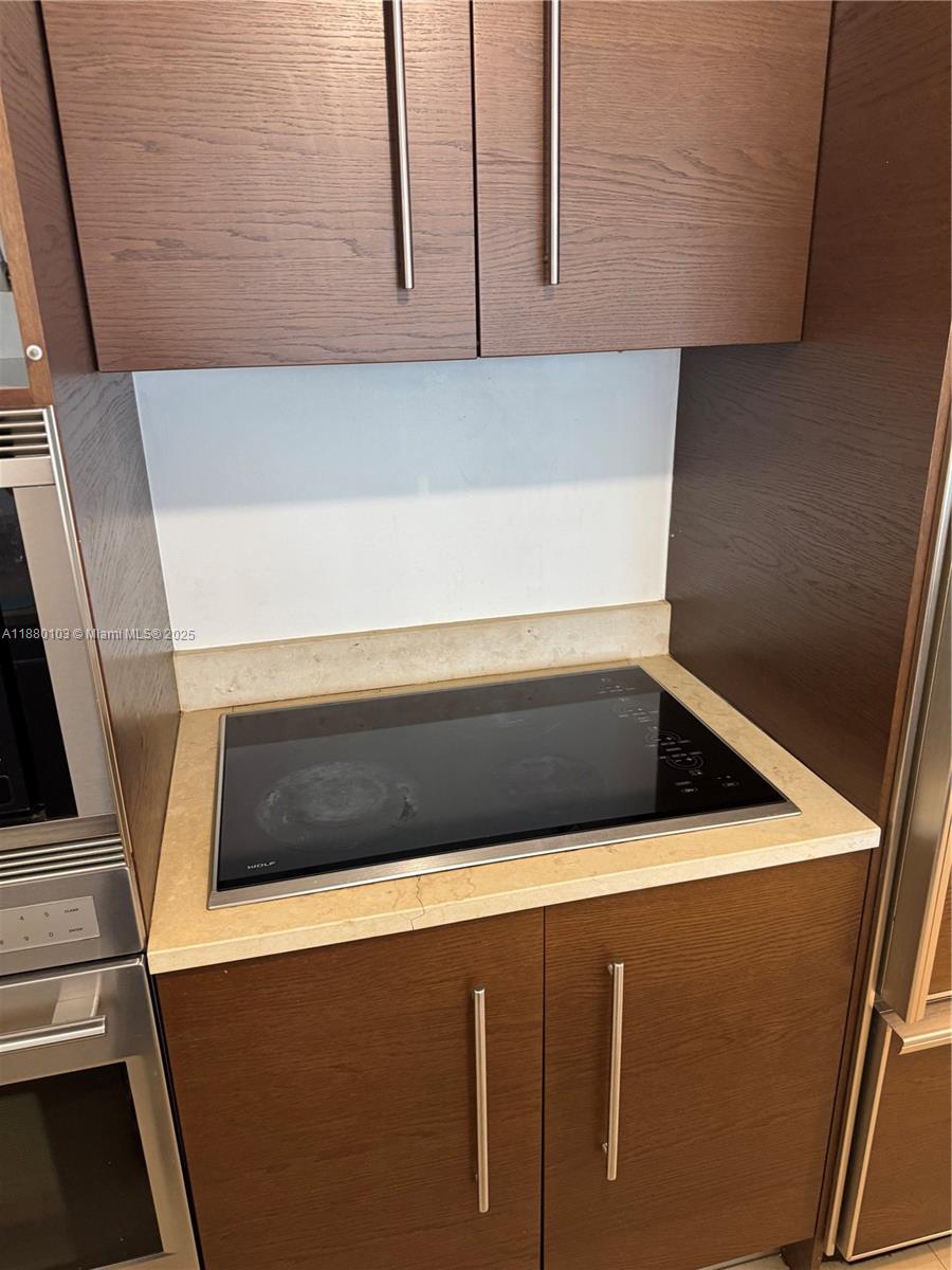 475 Brickell Ave #4414, Miami FL 33131