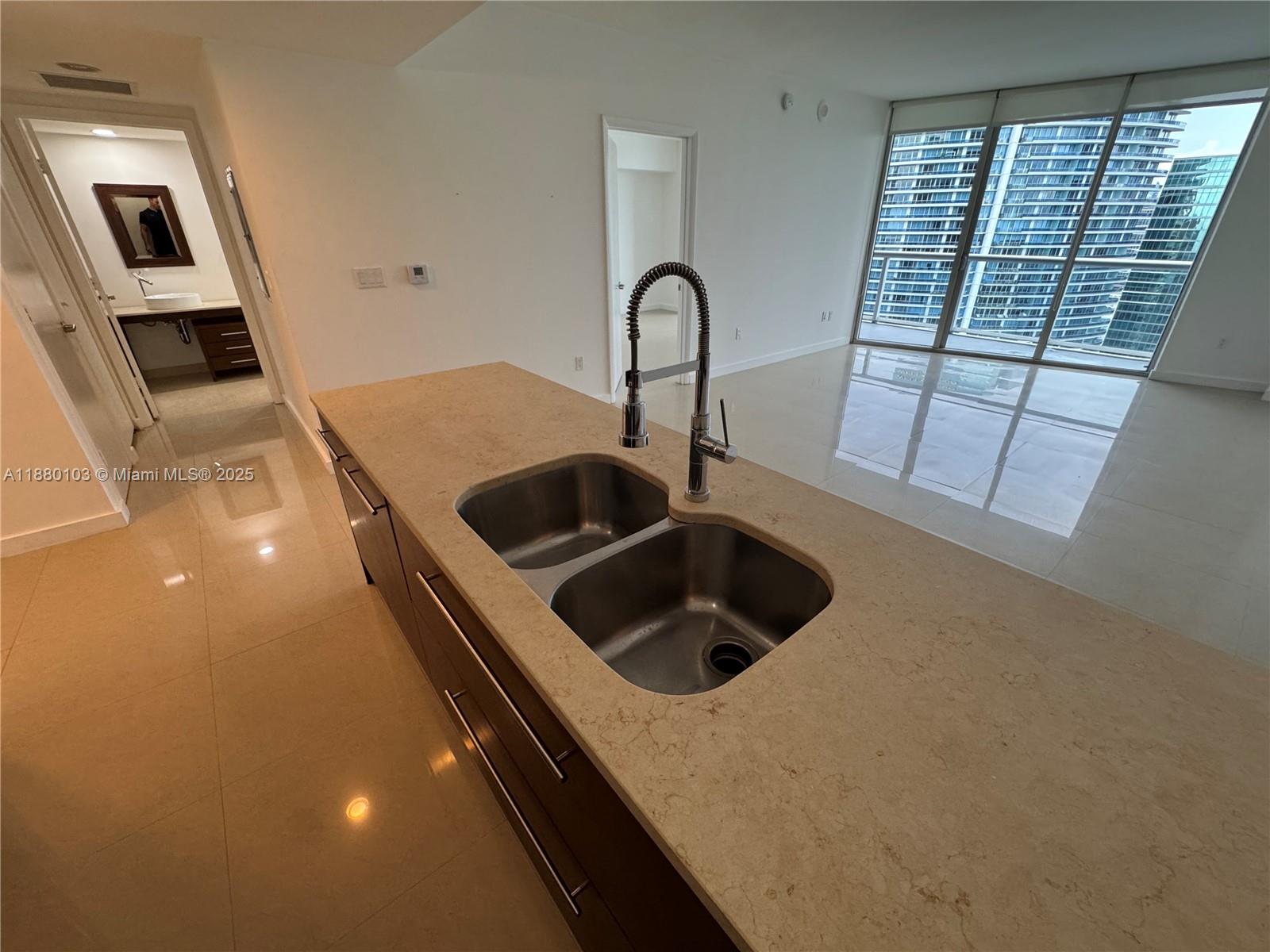 475 Brickell Ave #4414, Miami FL 33131
