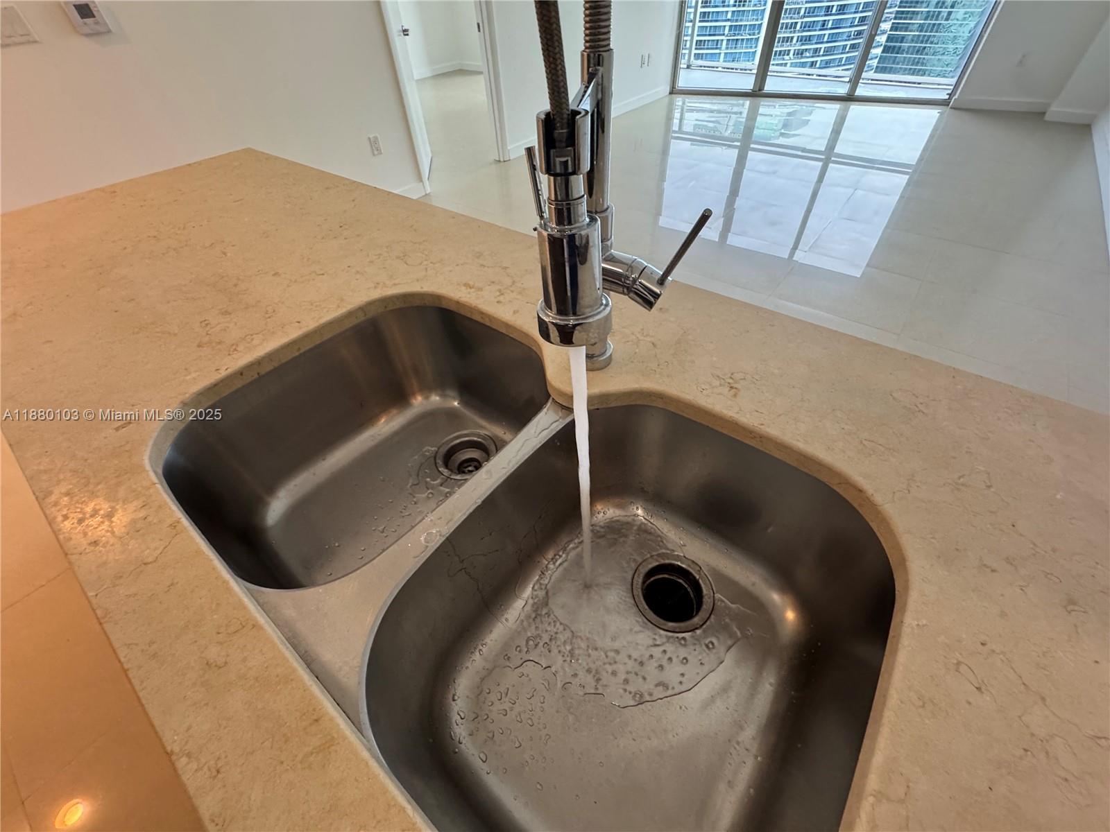 475 Brickell Ave #4414, Miami FL 33131