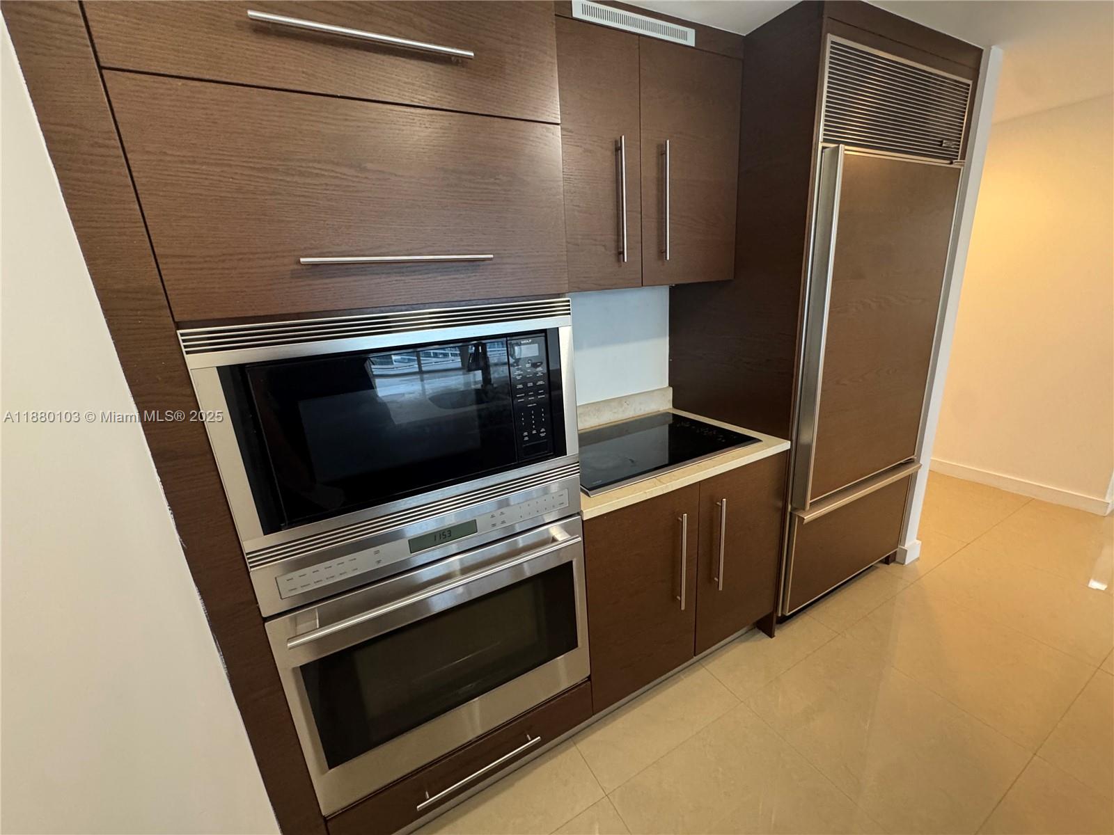 475 Brickell Ave #4414, Miami FL 33131