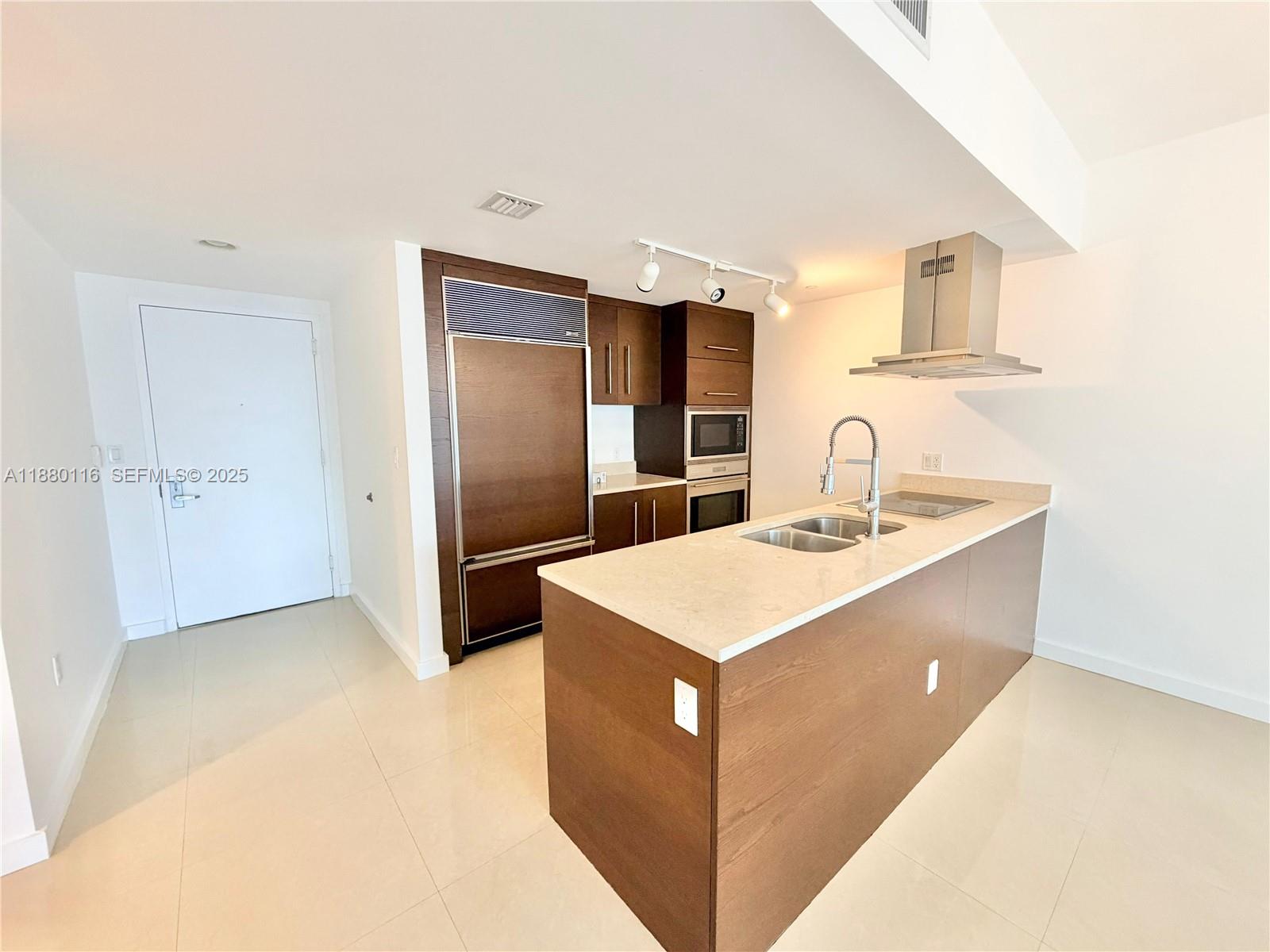 495 Brickell Ave #1607, Miami FL 33131