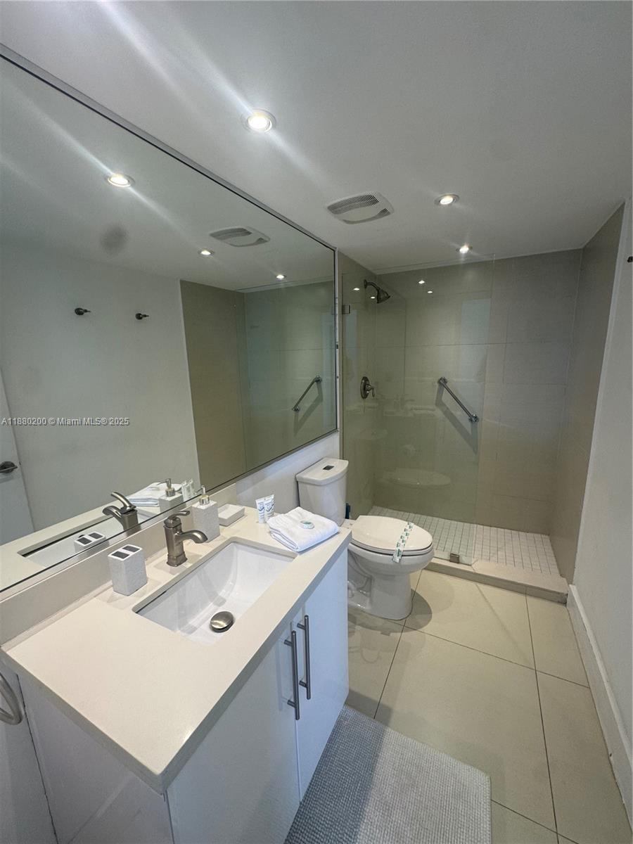 5151 Collins Ave #923, Miami Beach FL 33140